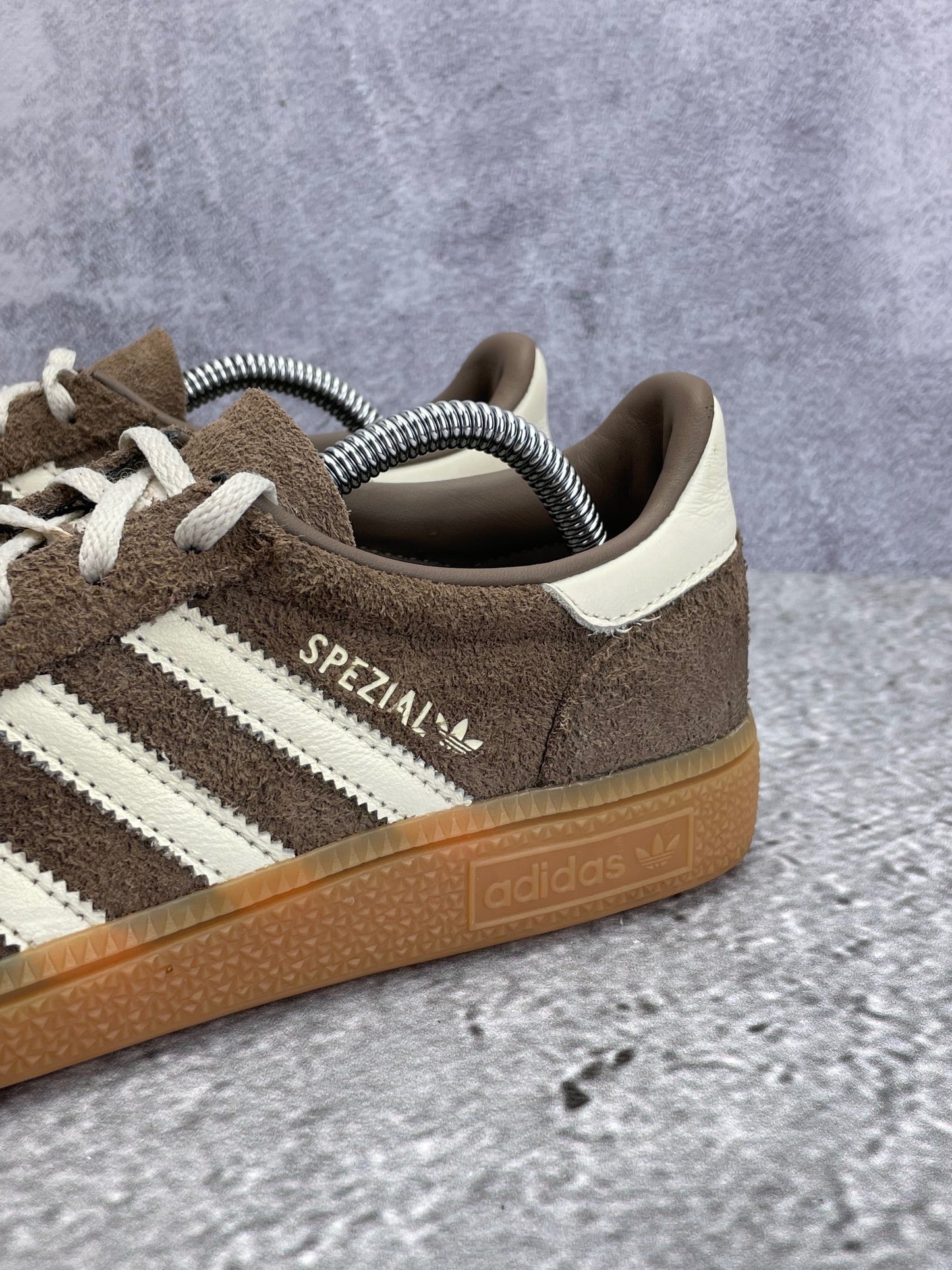 adidas Handball Spezial Earth Strata - buty sportowe, opcjonalne zdjęcie 1