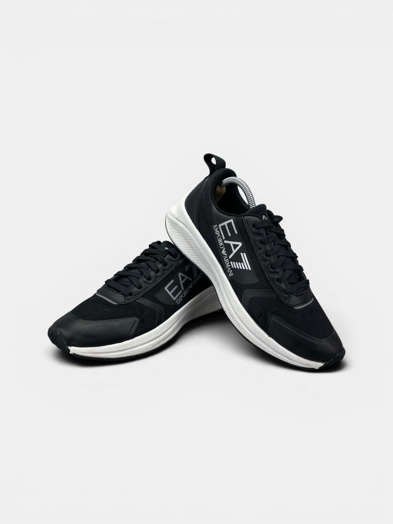 Emporio Armani Sneakers — buty sportowe męskie w bardzo dobrym stanie rozmiar 41, boczny profil