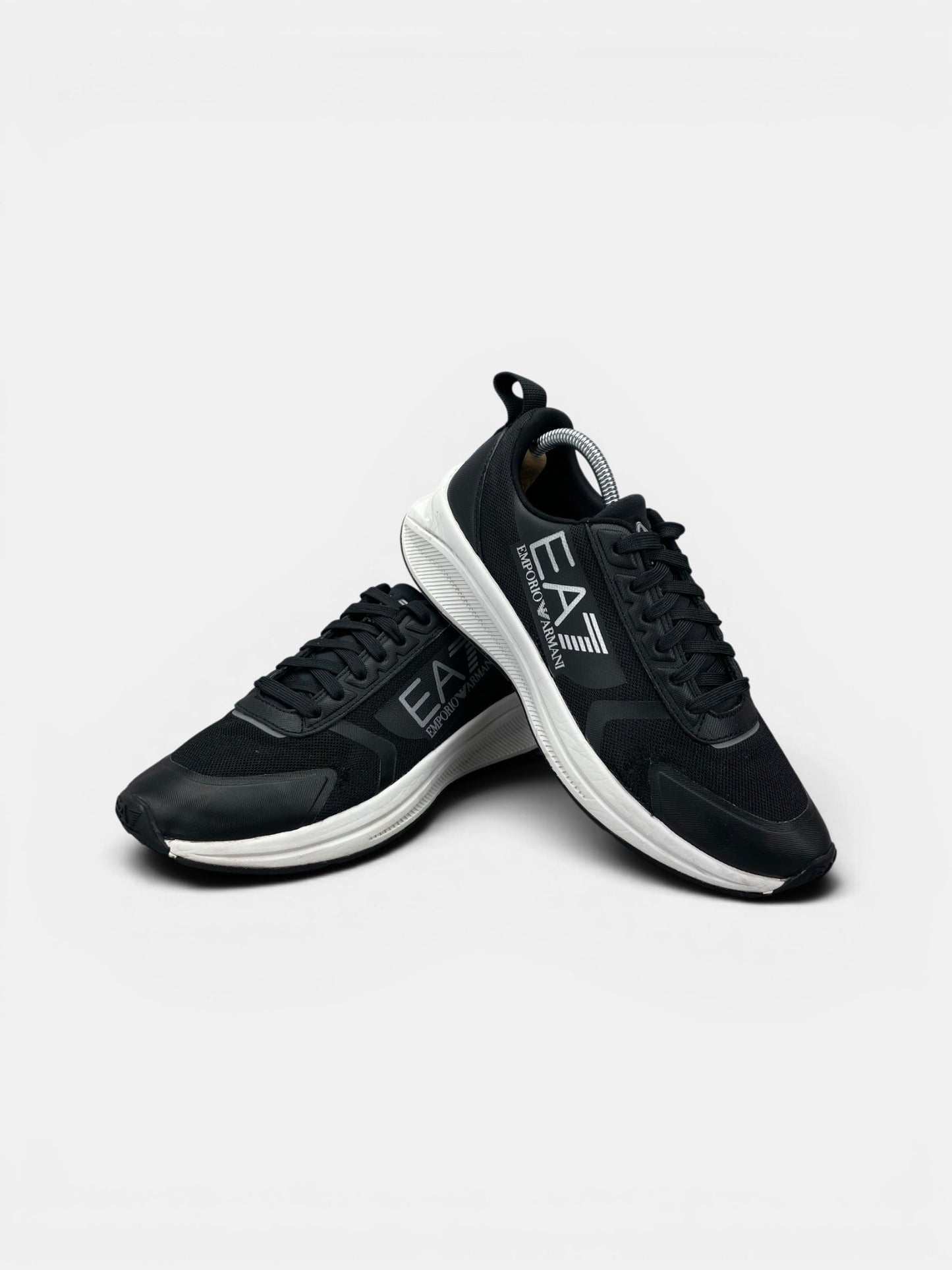 Emporio Armani Sneakers — buty sportowe męskie w bardzo dobrym stanie rozmiar 41, boczny profil