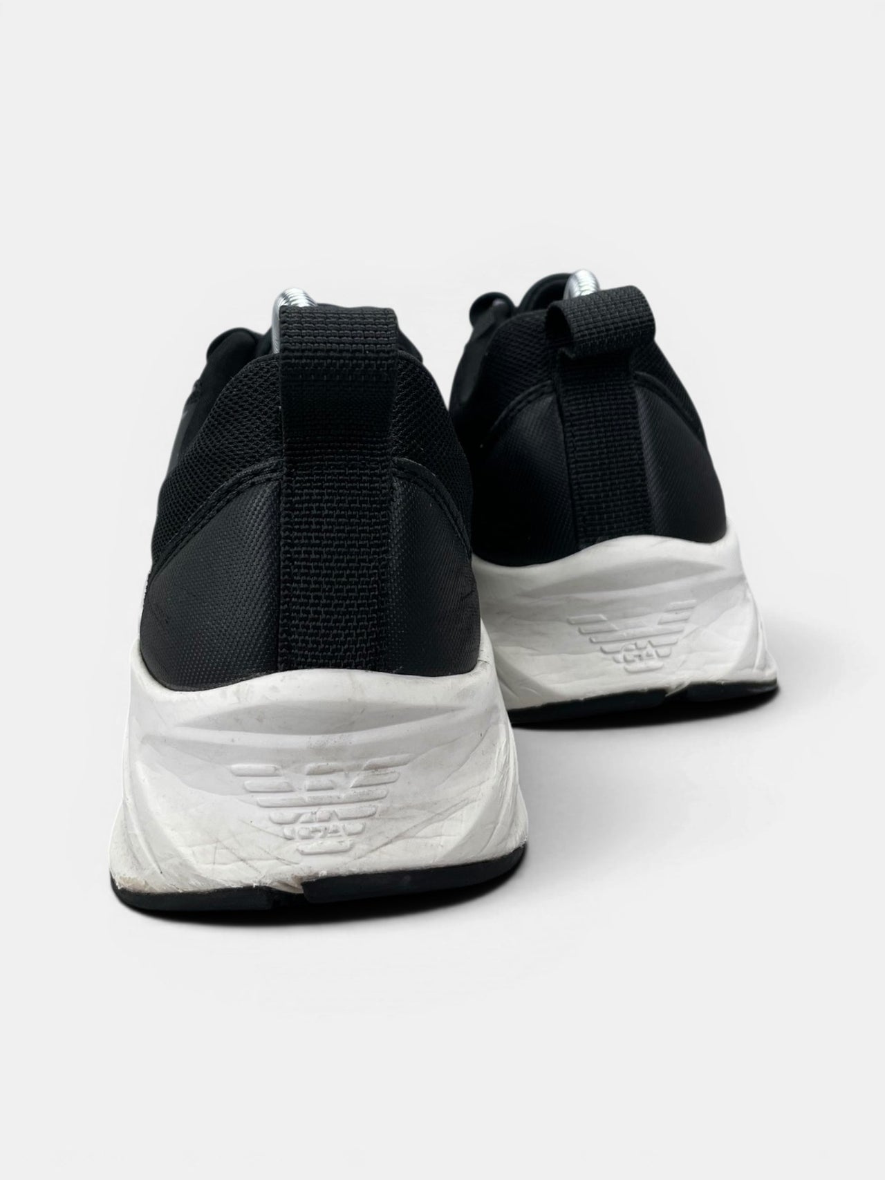 Emporio Armani Sneakers — buty sportowe męskie w bardzo dobrym stanie rozmiar 41, widok z tyłu