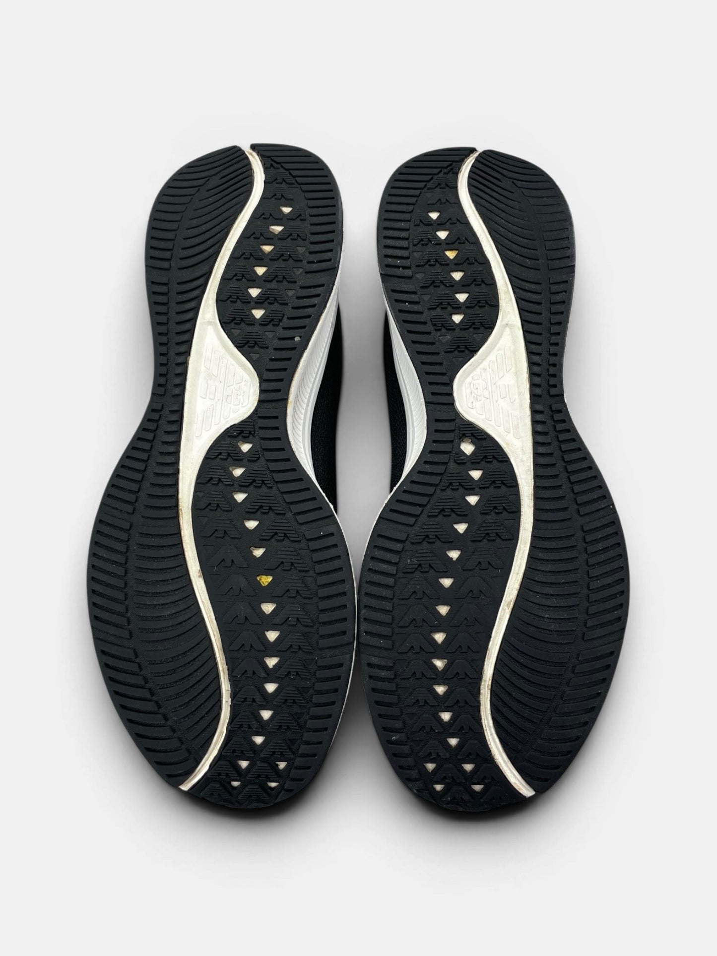 Emporio Armani Sneakers — buty sportowe męskie w bardzo dobrym stanie rozmiar 41, podeszwa