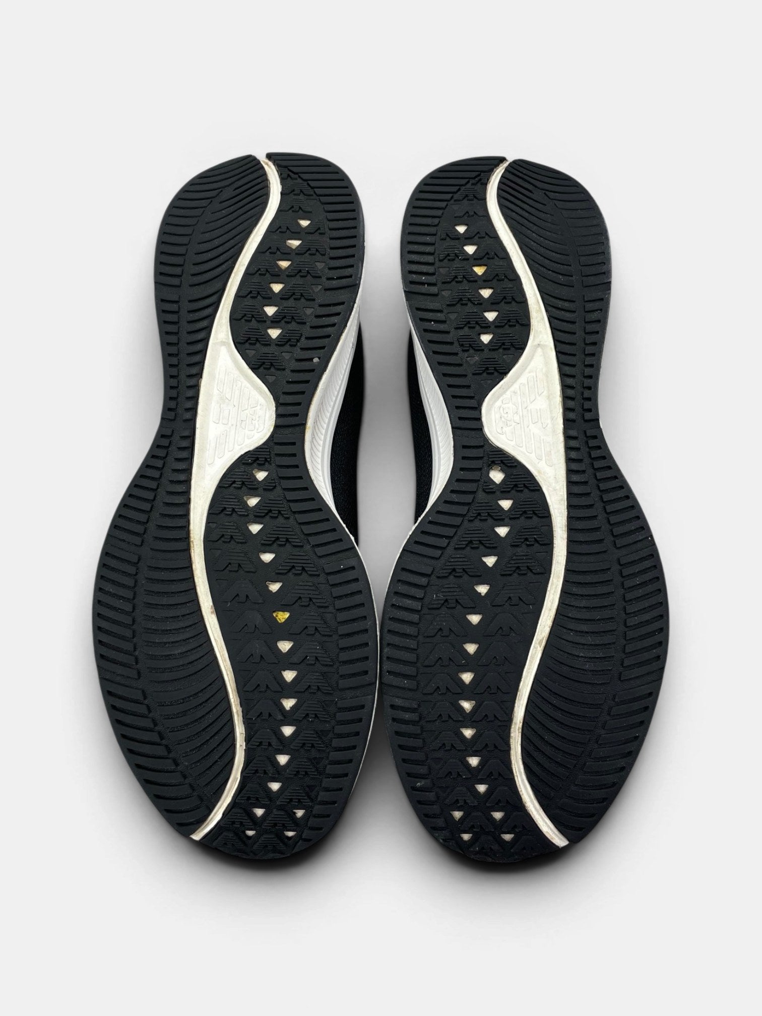 Emporio Armani Sneakers — buty sportowe męskie w bardzo dobrym stanie rozmiar 41, podeszwa
