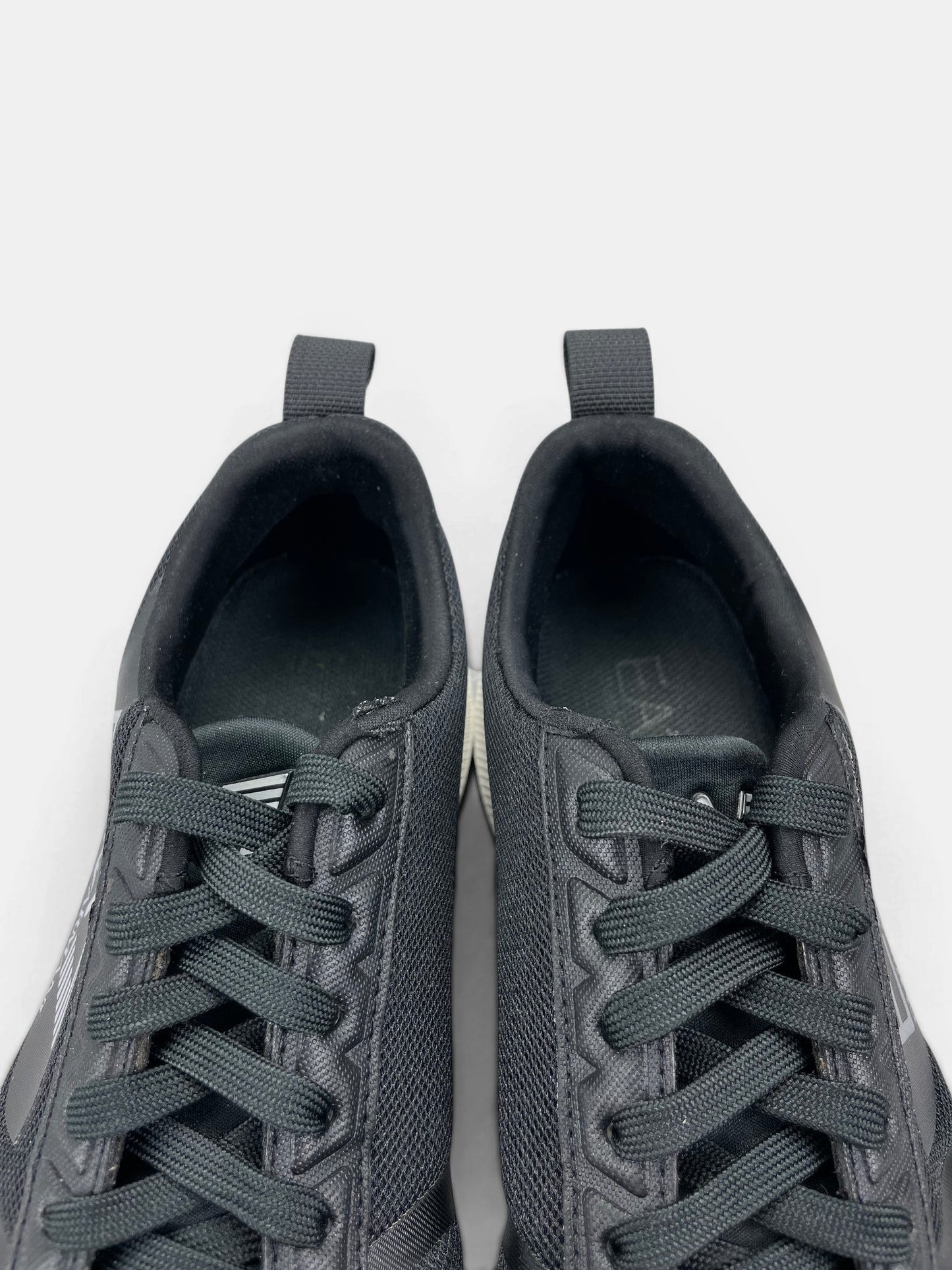 Emporio Armani Sneakers — buty sportowe męskie w bardzo dobrym stanie rozmiar 41, zapiętki butów
