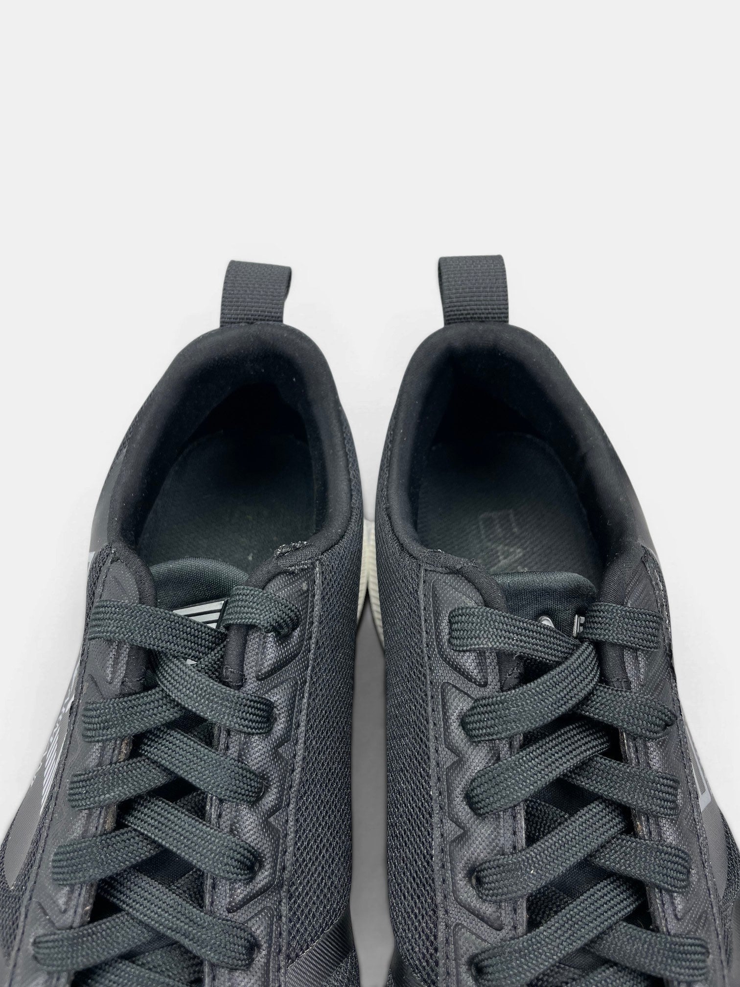 Emporio Armani Sneakers — buty sportowe męskie w bardzo dobrym stanie rozmiar 41, zapiętki butów