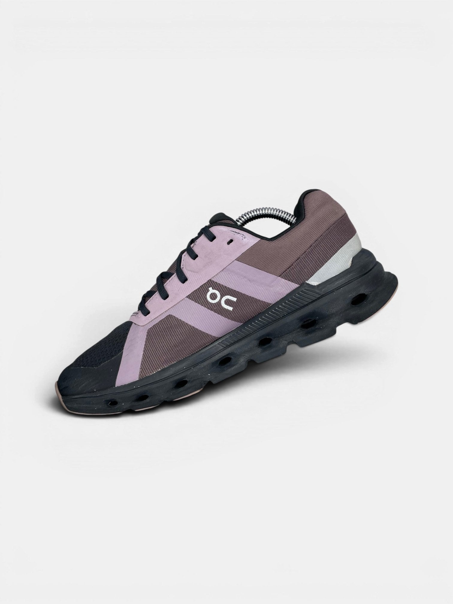 On Cloudrunner — buty sportowe damskie w bardzo dobrym stanie rozmiar 38.5, wewnętrzny panel prawego buta