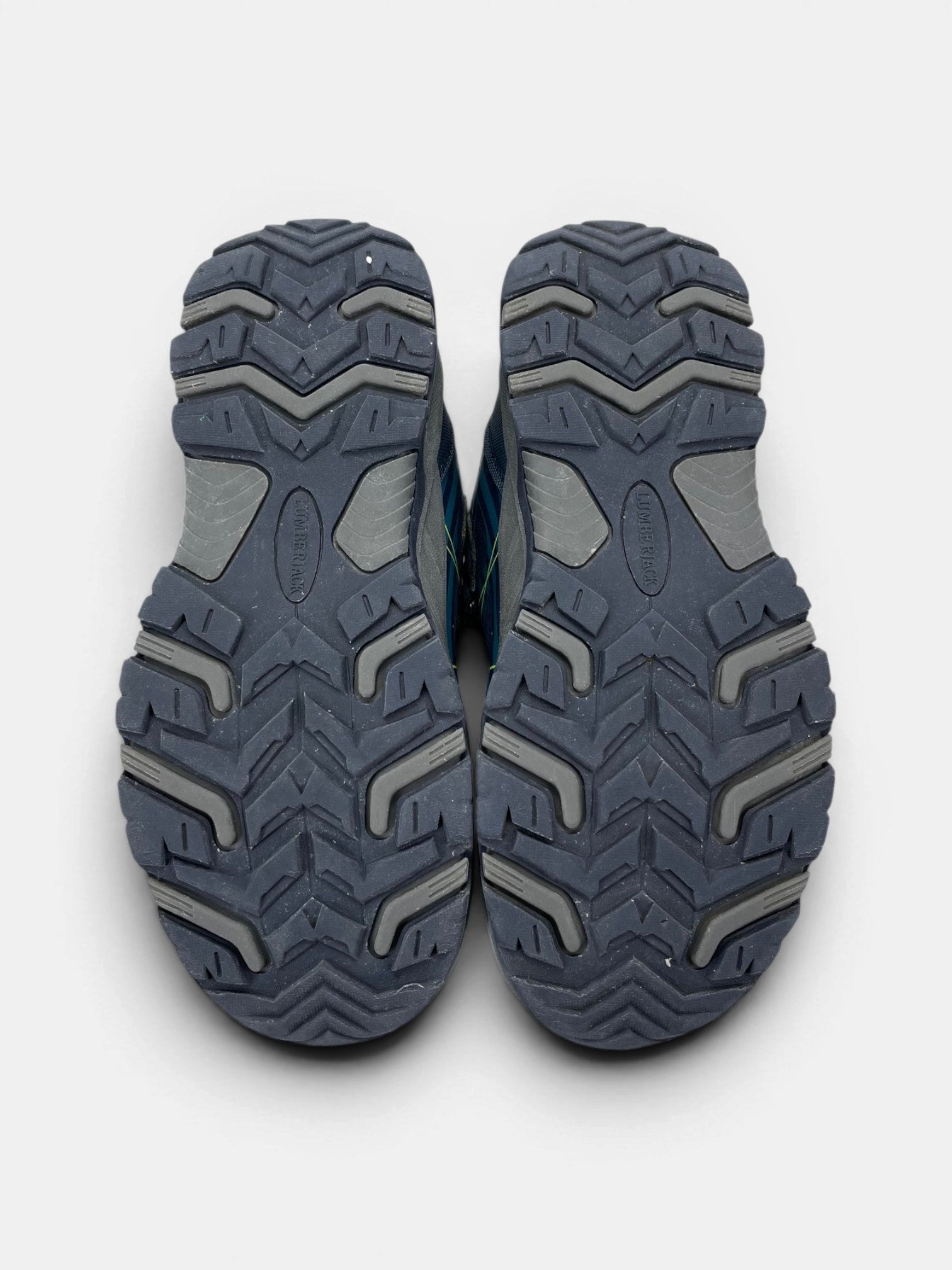 Lumberjack Trekking Shoes — buty sportowe dziecięce w bardzo dobrym stanie rozmiar 33, widok z góry na wewnętrzną stronę butów