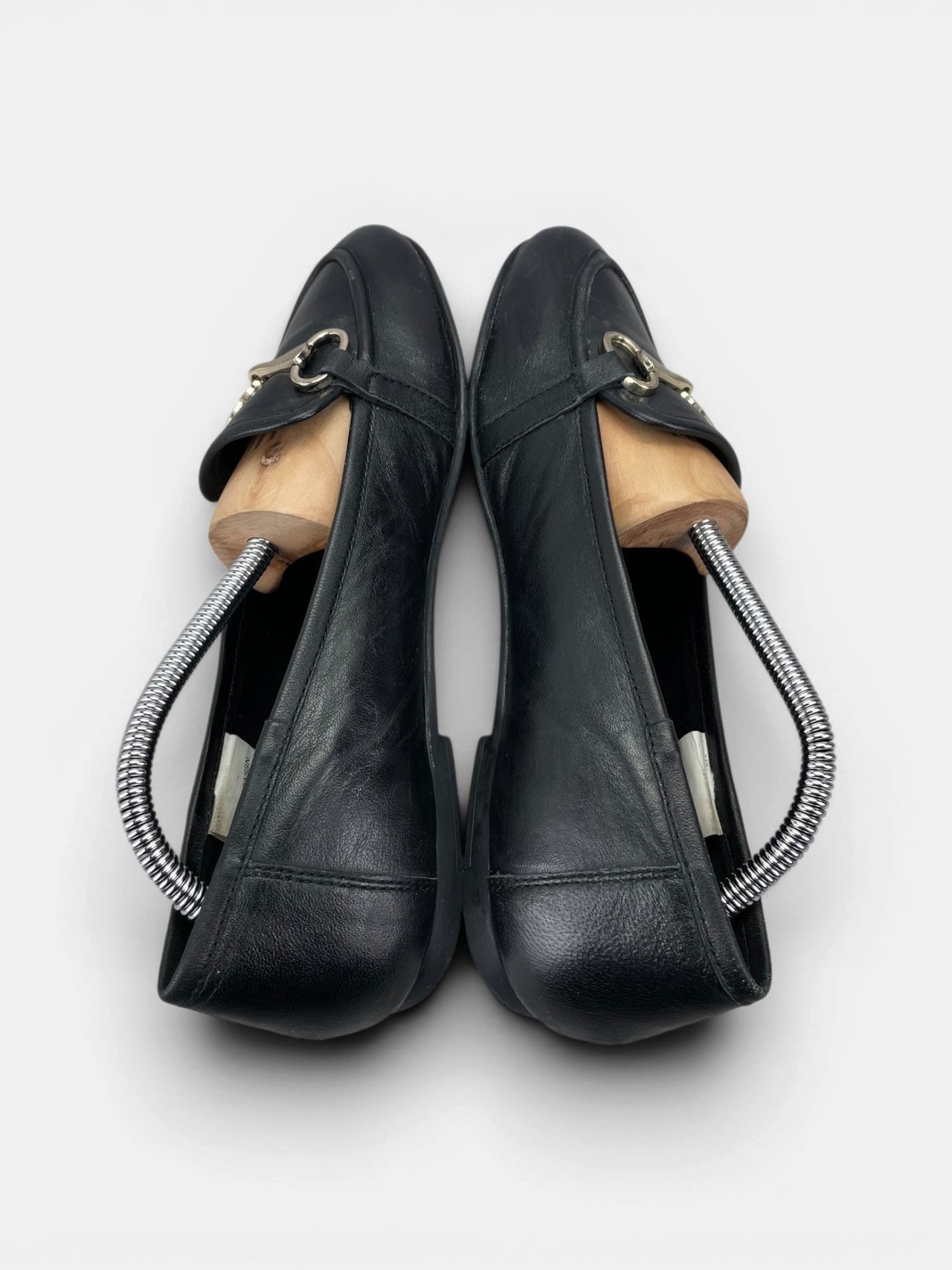 U.S. Polo Assn. Loafers — buty sportowe damskie w bardzo dobrym stanie rozmiar 40, widok z góry na zewnętrzną stronę butów