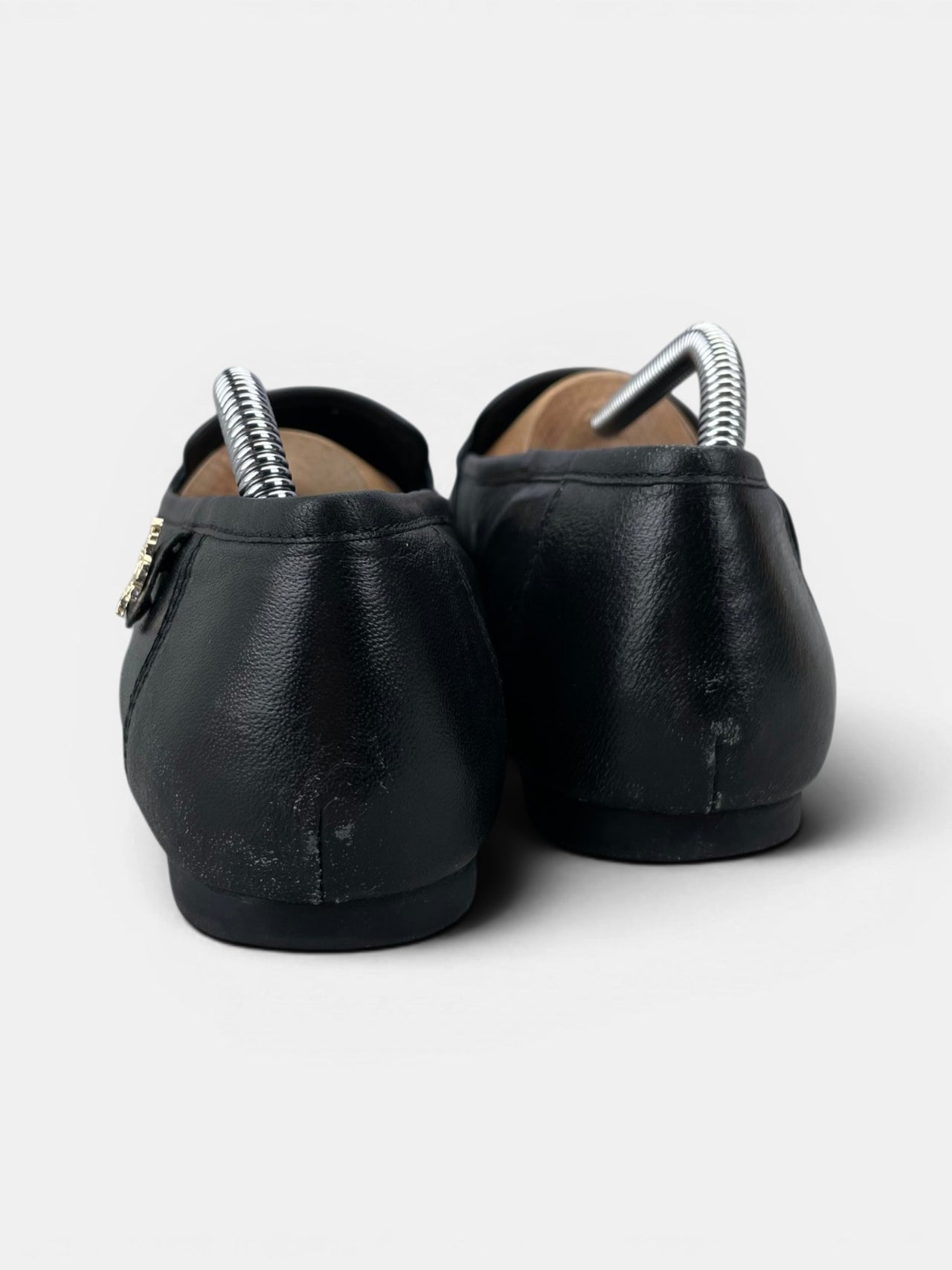U.S. Polo Assn. Loafers — buty sportowe damskie w bardzo dobrym stanie rozmiar 40, widok z góry na wewnętrzną stronę butów
