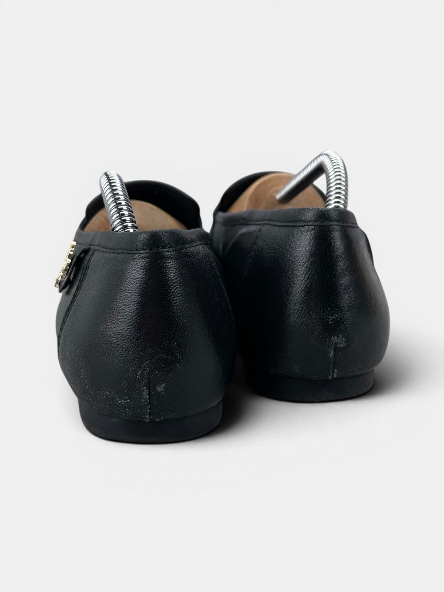 U.S. Polo Assn. Loafers — buty sportowe damskie w bardzo dobrym stanie rozmiar 40, widok z góry na wewnętrzną stronę butów