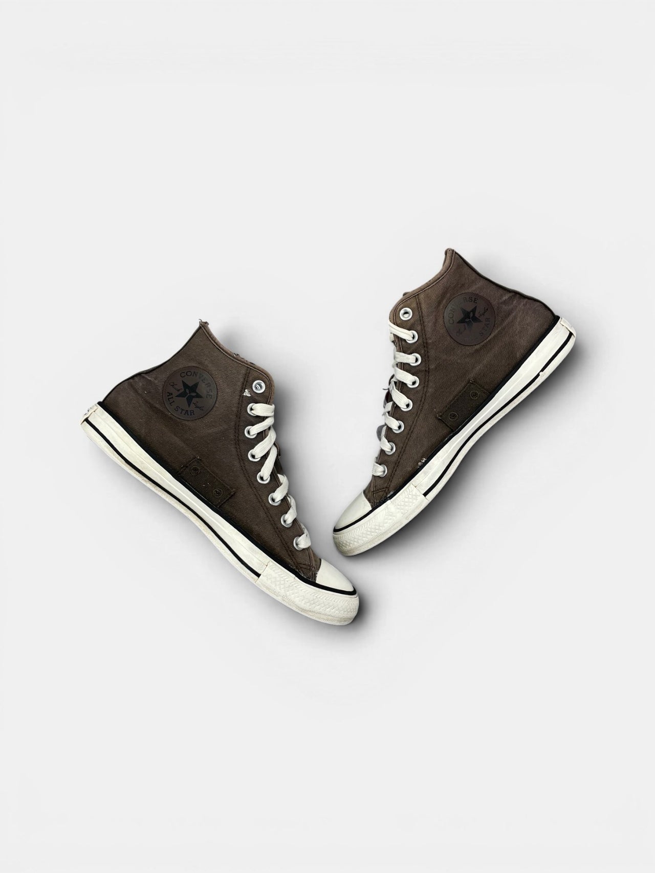 Converse Chuck Taylor All Star — buty sportowe męskie w bardzo dobrym stanie rozmiar 41.5, widok z góry na wewnętrzną stronę butów