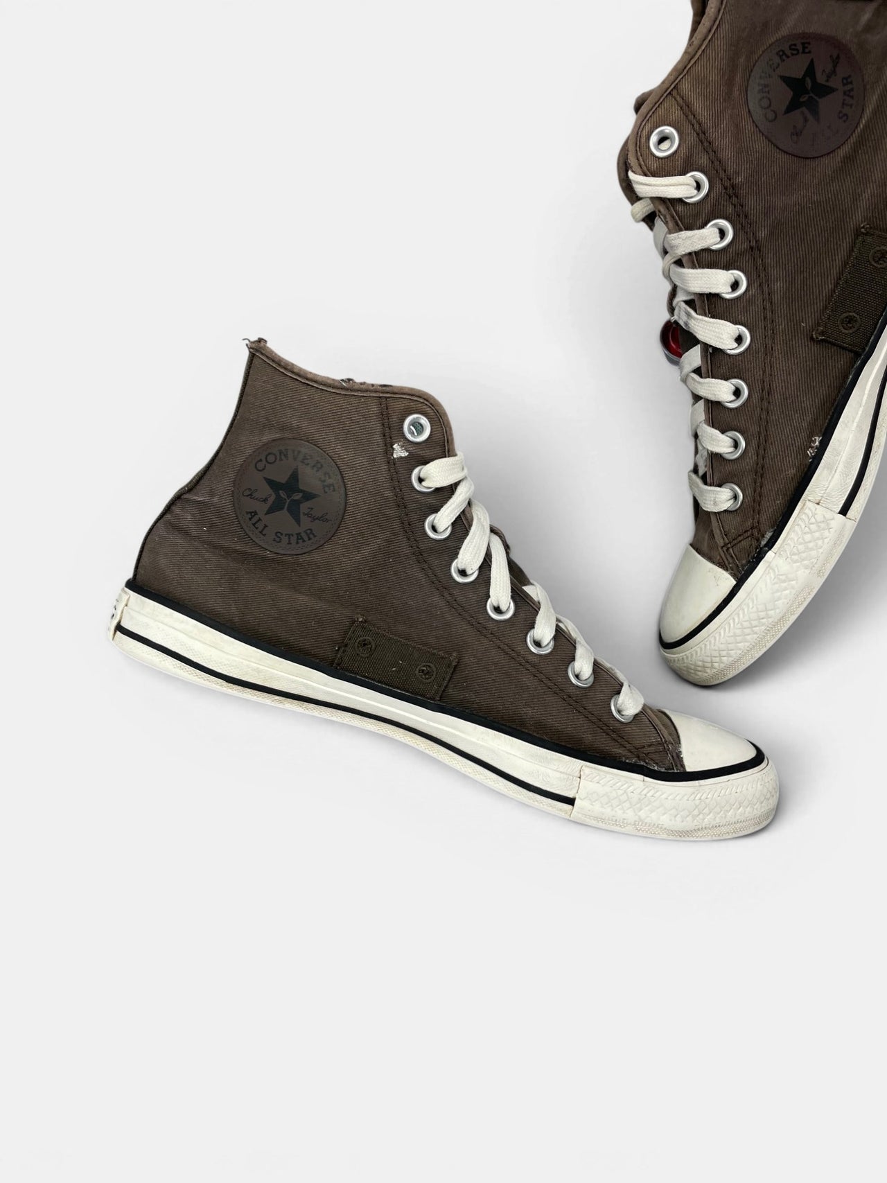 Converse Chuck Taylor All Star — buty sportowe męskie w bardzo dobrym stanie rozmiar 41.5, wewnętrzny panel lewego buta
