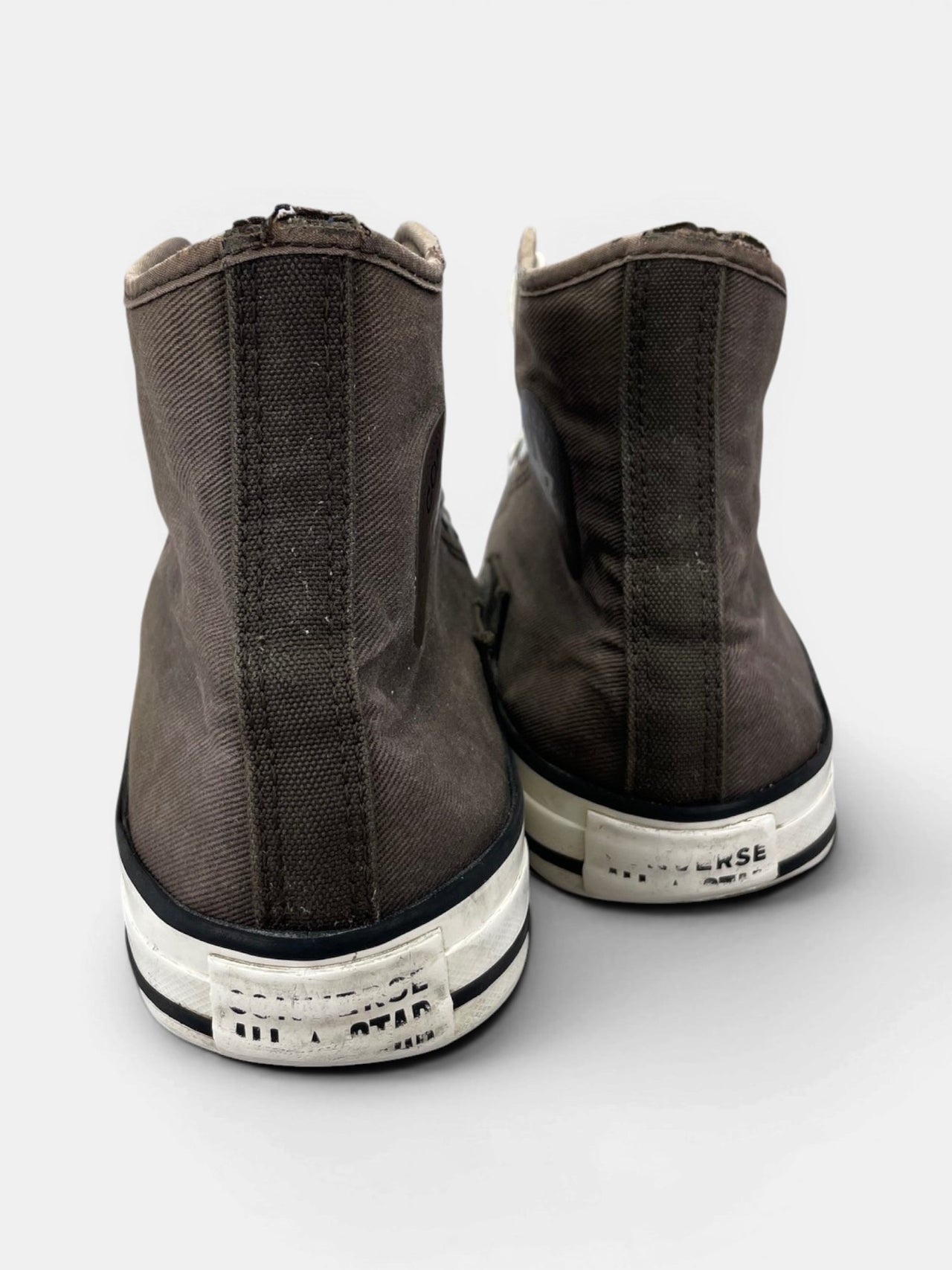 Converse Chuck Taylor All Star — buty sportowe męskie w bardzo dobrym stanie rozmiar 41.5, widok z tyłu