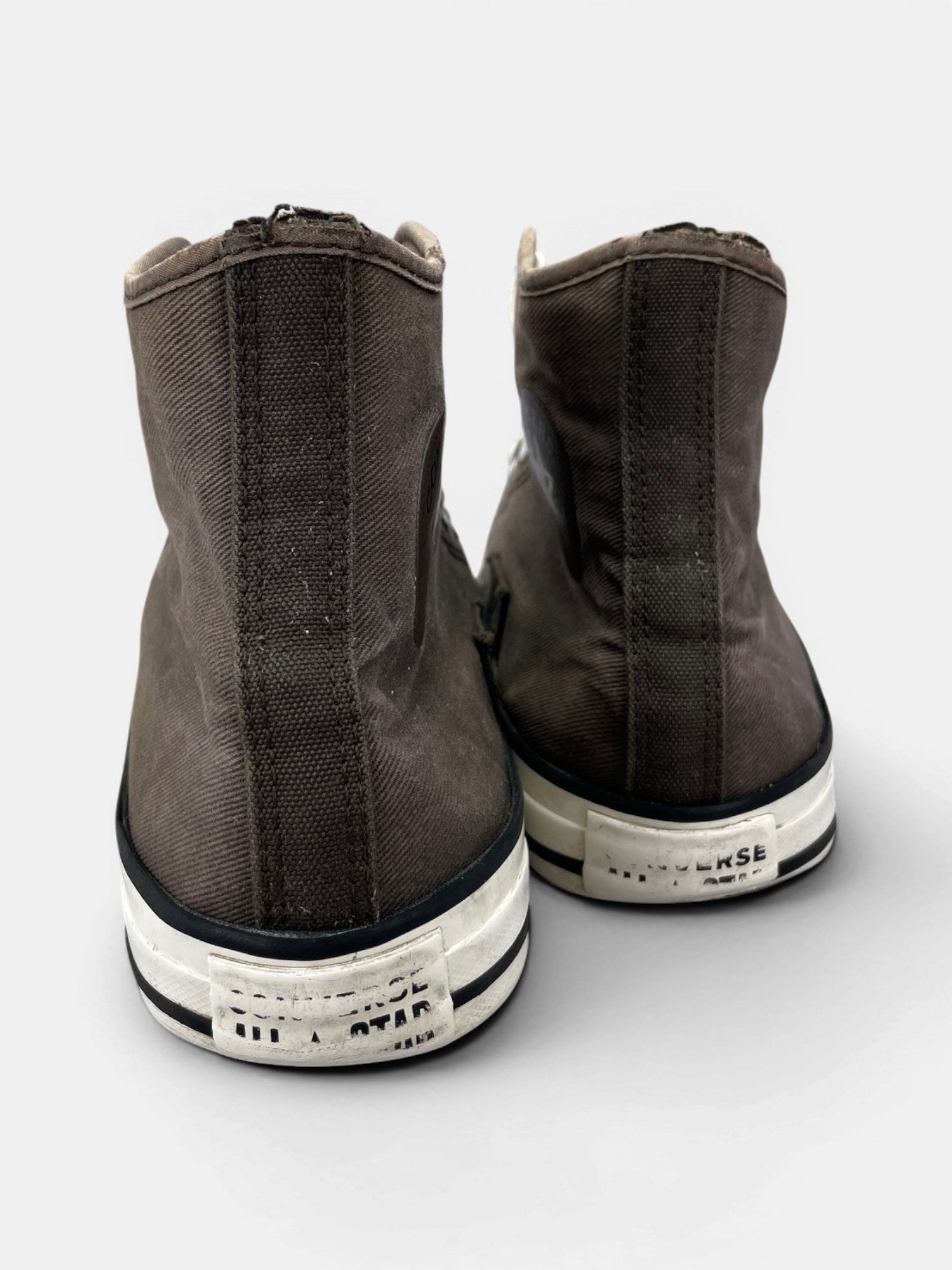 Converse Chuck Taylor All Star — buty sportowe męskie w bardzo dobrym stanie rozmiar 41.5, widok z tyłu
