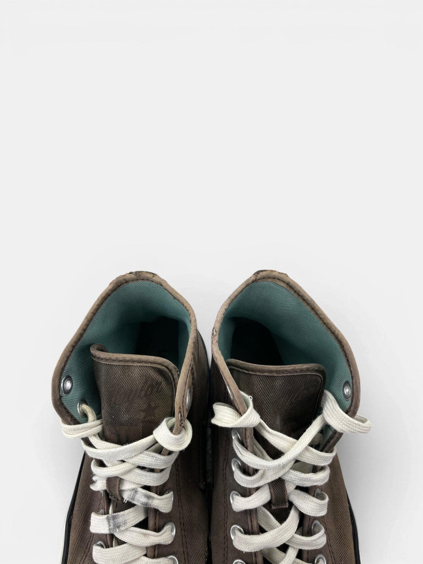 Converse Chuck Taylor All Star — buty sportowe męskie w bardzo dobrym stanie rozmiar 41.5, zapiętki butów