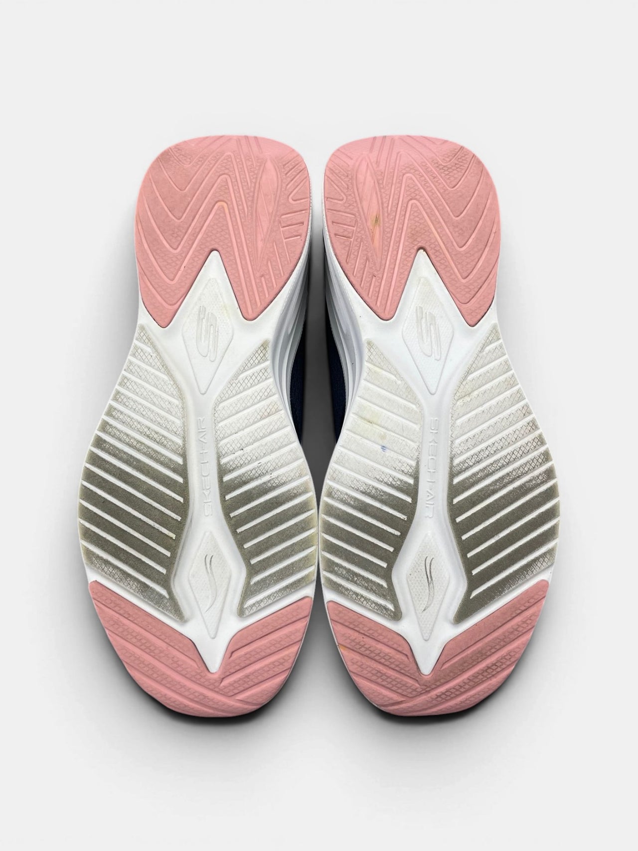 Skechers Sneakers — buty sportowe damskie w bardzo dobrym stanie rozmiar 36.5, podeszwa