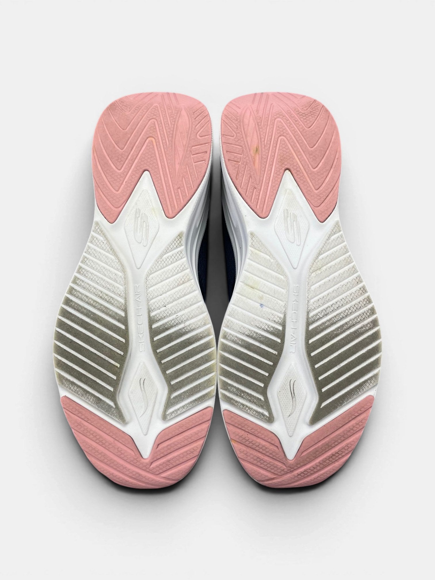 Skechers Sneakers — buty sportowe damskie w bardzo dobrym stanie rozmiar 36.5, podeszwa