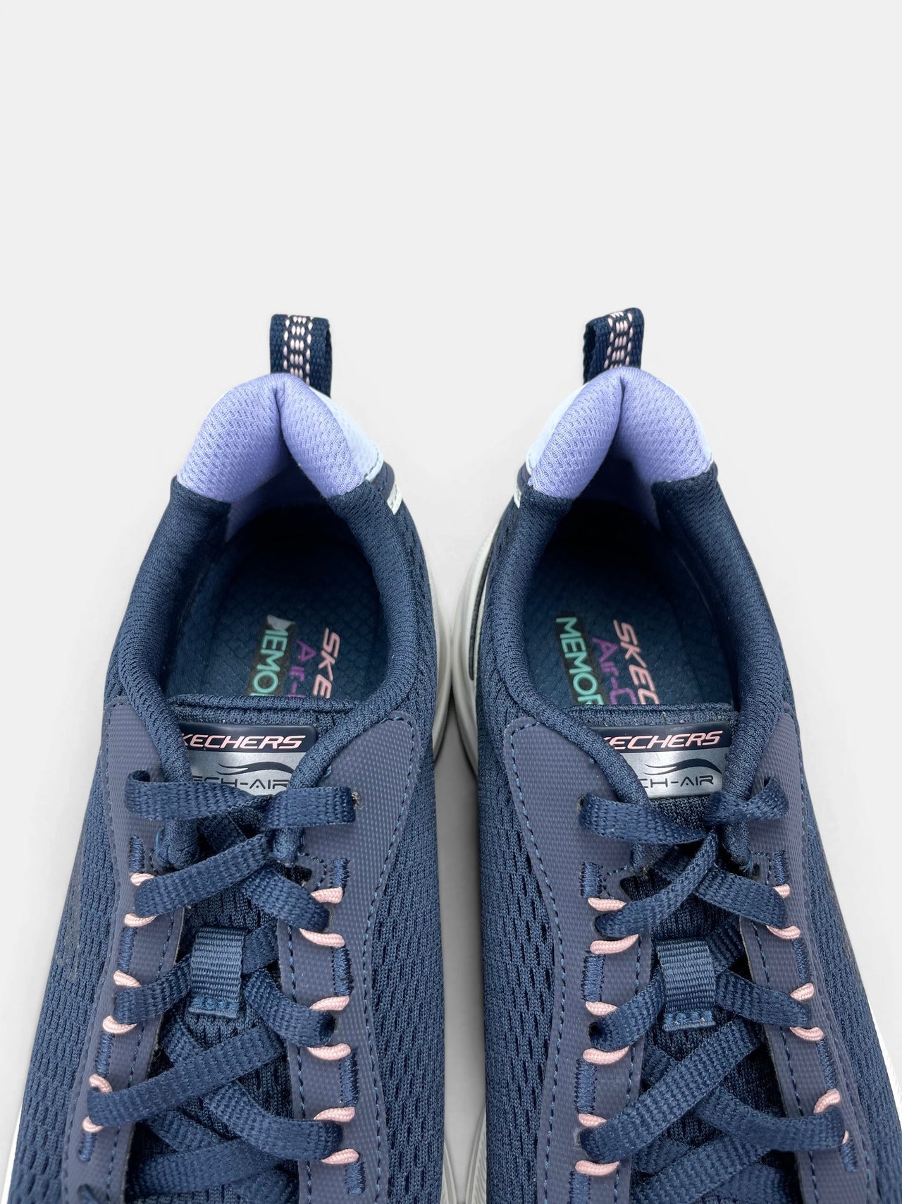 Skechers Sneakers — buty sportowe damskie w bardzo dobrym stanie rozmiar 36.5, zapiętki butów