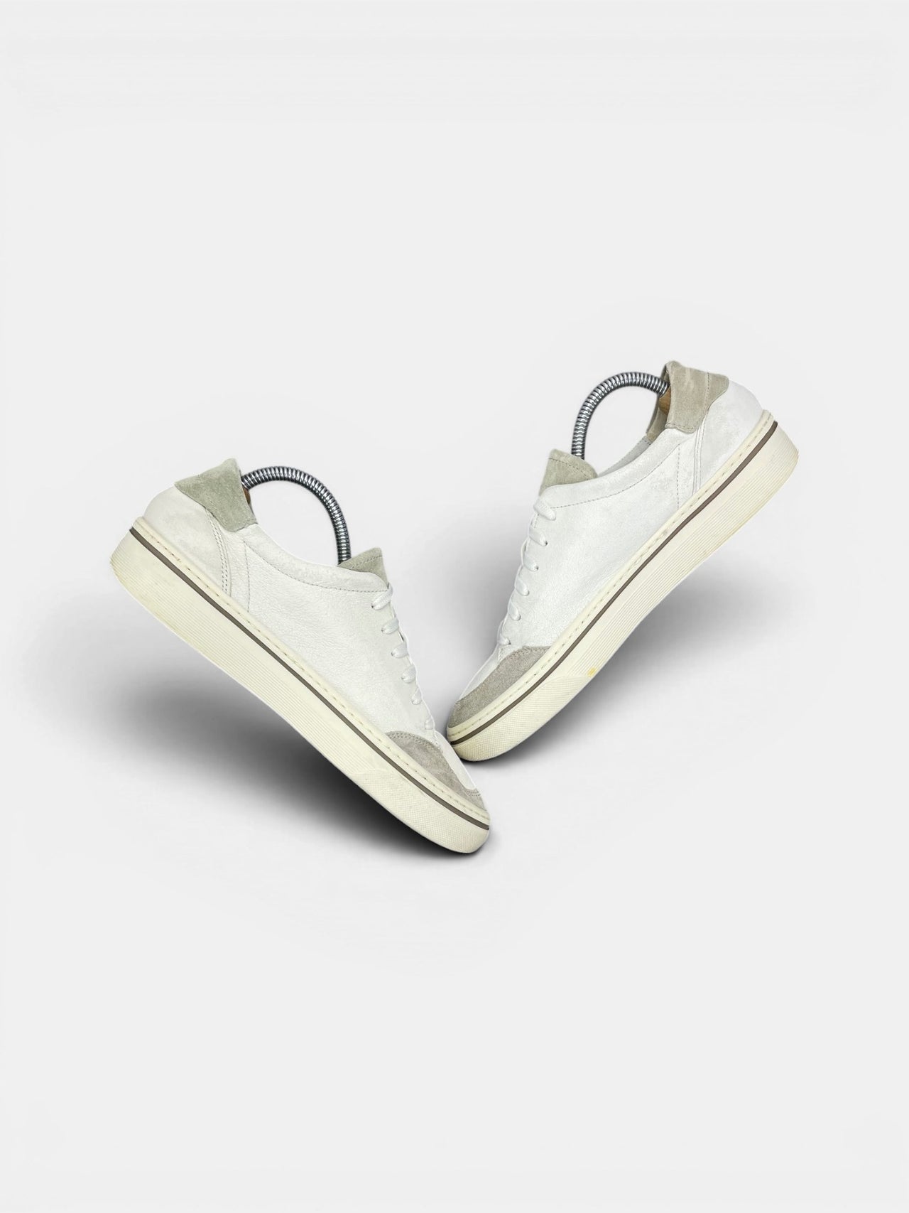 Gabor Sneaker — buty sportowe męskie w bardzo dobrym stanie rozmiar 40, widok z góry na wewnętrzną stronę butów