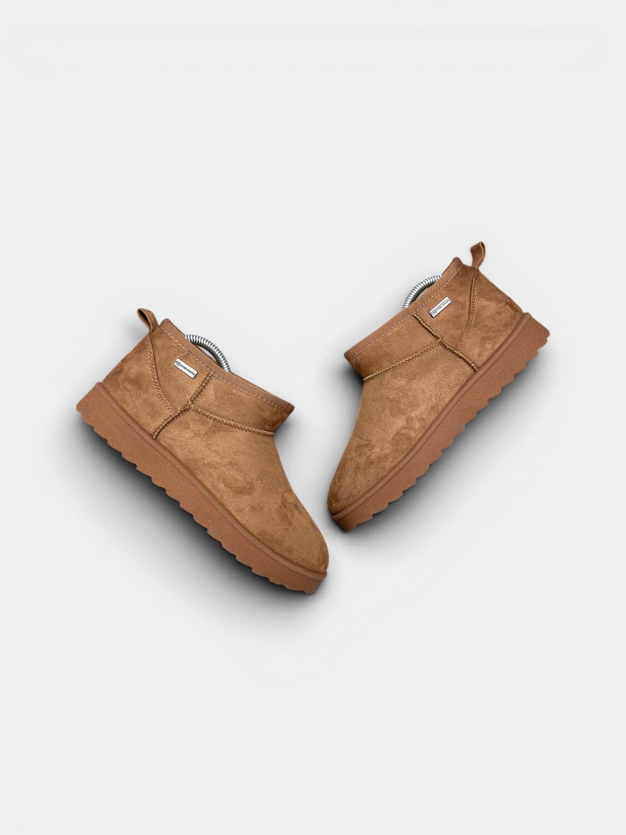 Tom Tailor Suede Boots — buty zimowe damskie w bardzo dobrym stanie rozmiar 38, widok z góry na zewnętrzną stronę butów