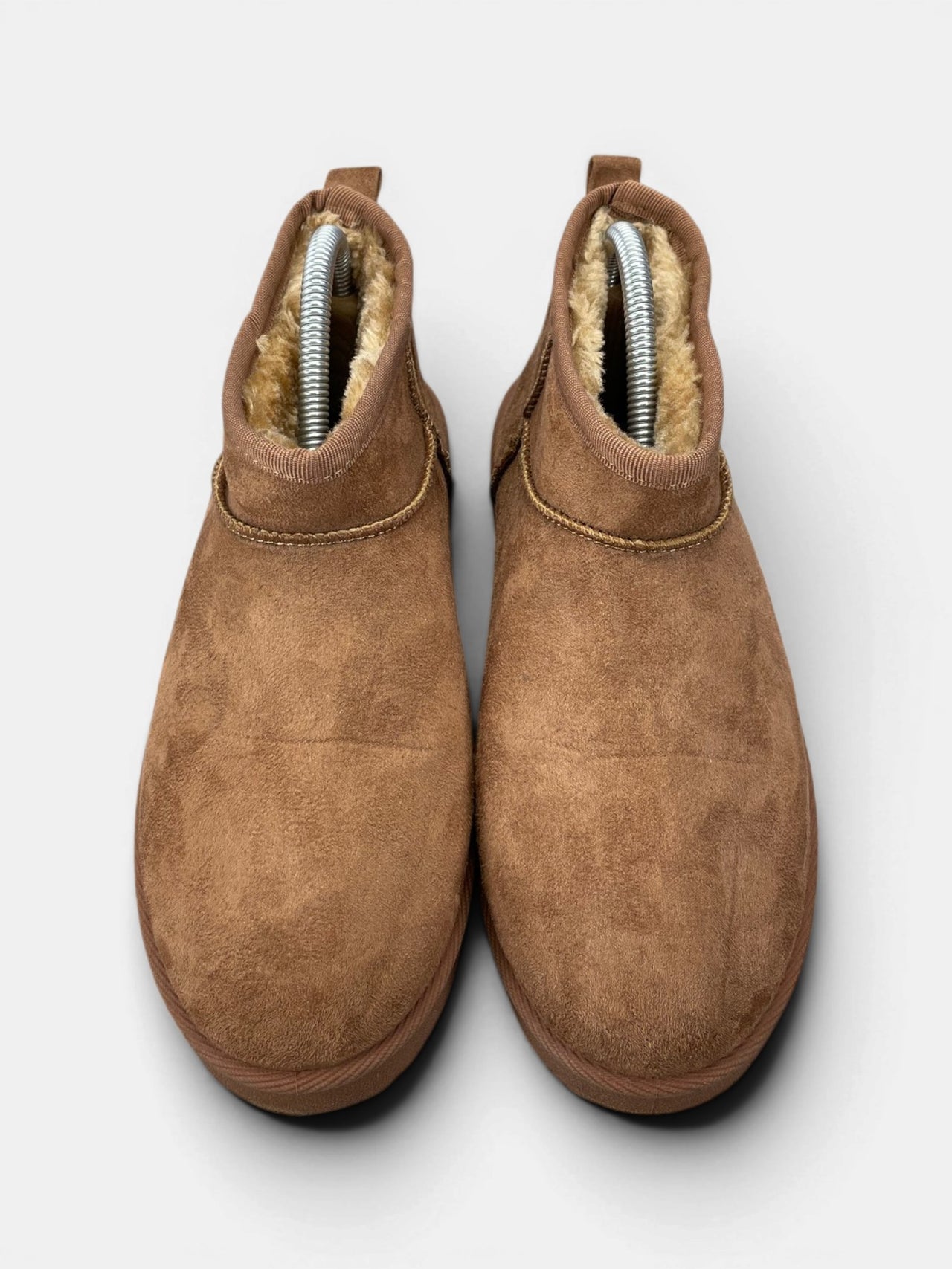 Tom Tailor Suede Boots — buty zimowe damskie w bardzo dobrym stanie rozmiar 38, widok z góry