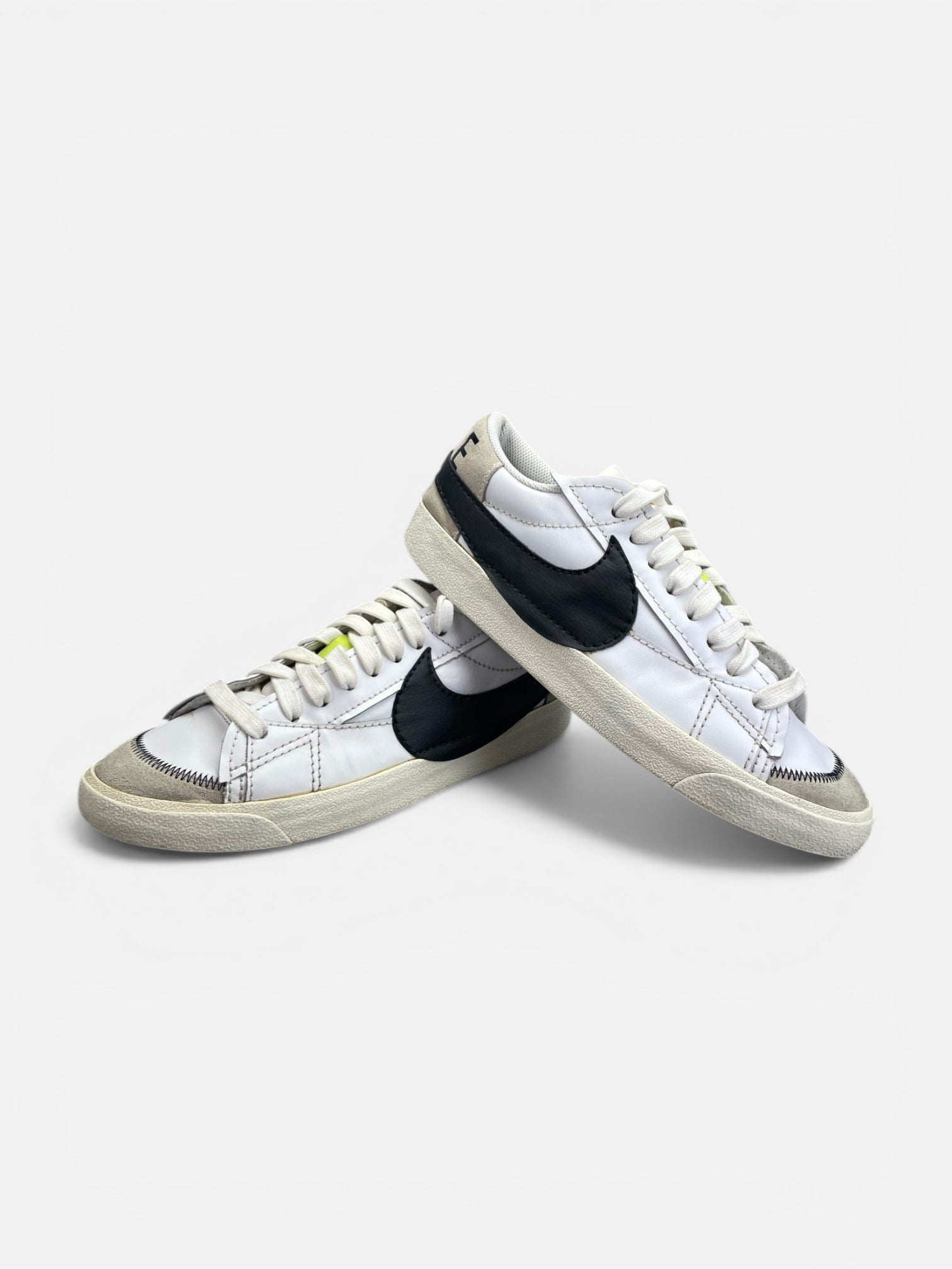 Nike Blazer Low '77 Jumbo White Black Sail - buty sportowe, boczny profil