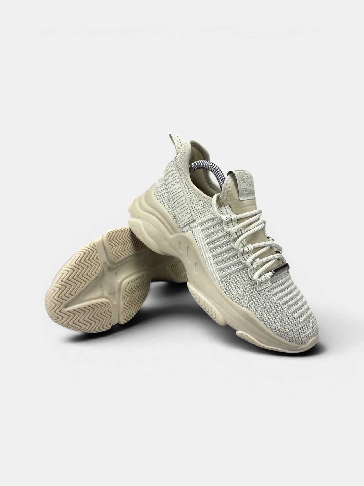 Steve Madden Sneakers — buty sportowe damskie w bardzo dobrym stanie rozmiar 38, boczny profil