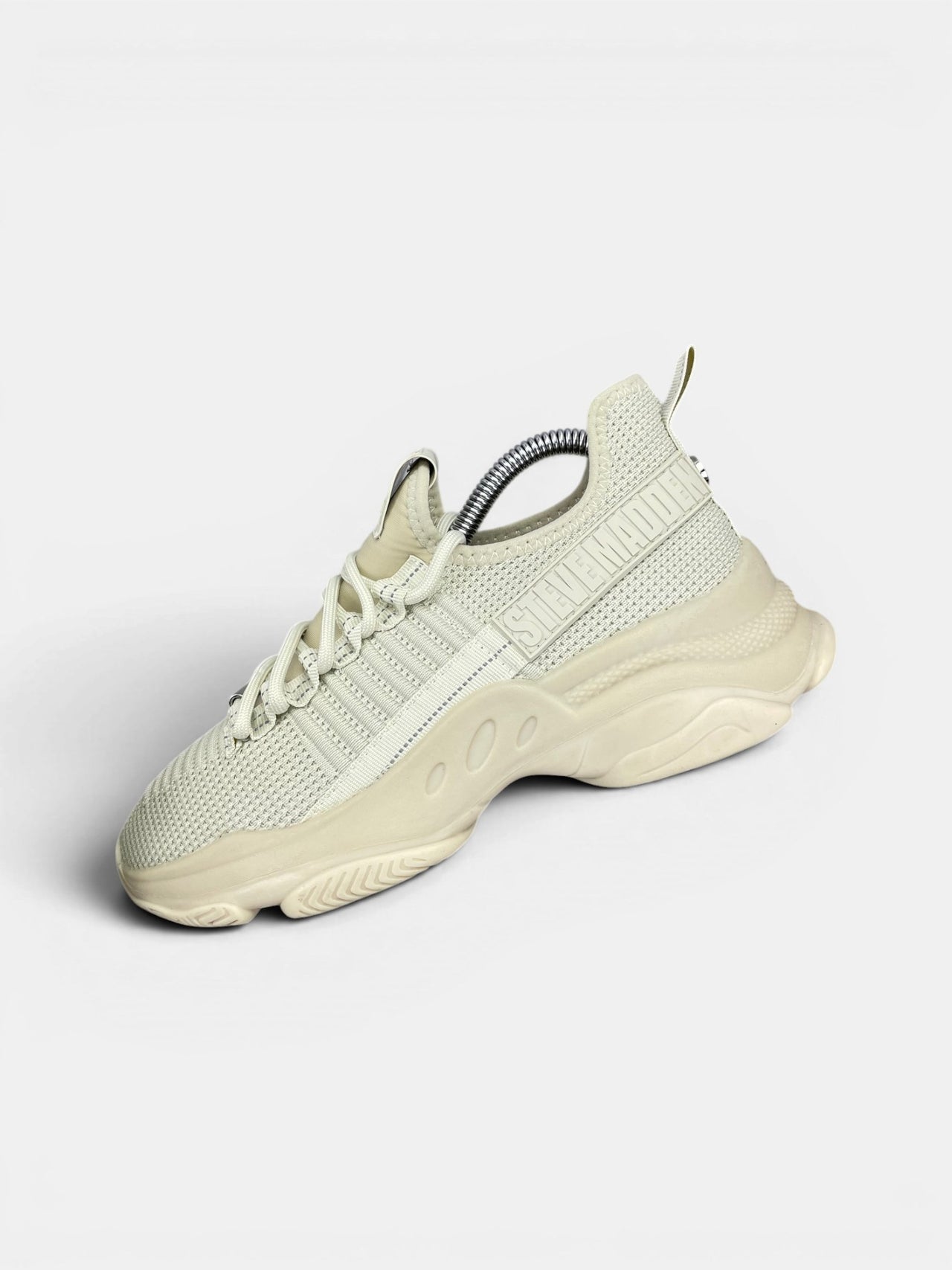 Steve Madden Sneakers — buty sportowe damskie w bardzo dobrym stanie rozmiar 38, zewnętrzny panel lewego buta