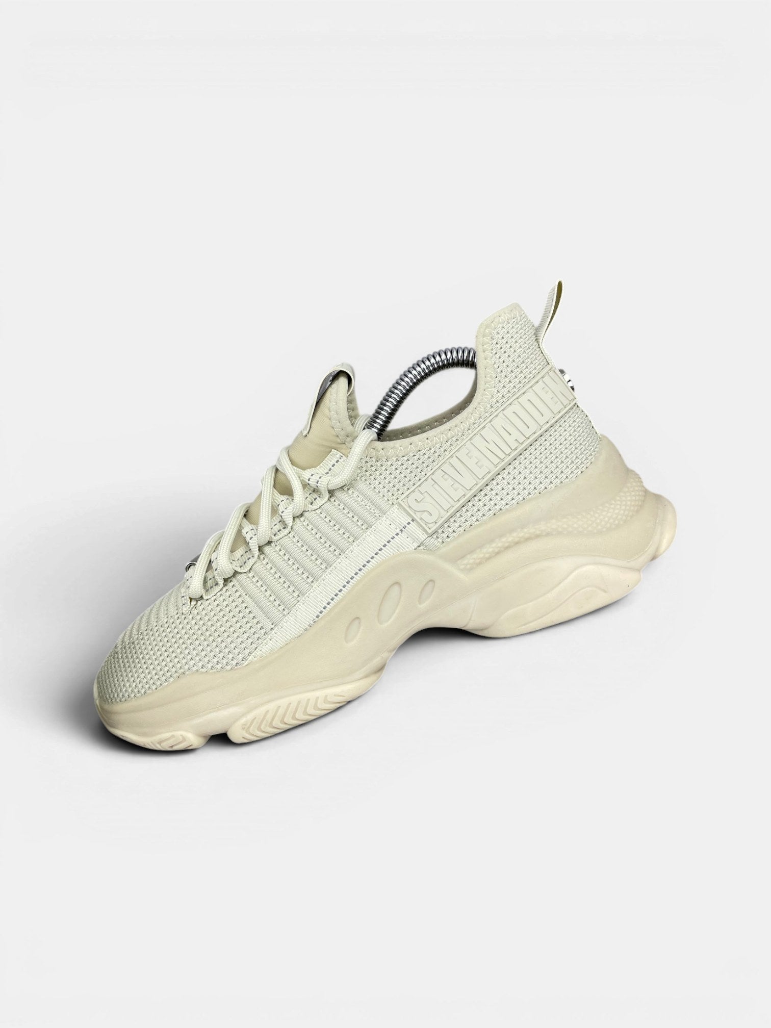 Steve Madden Sneakers — buty sportowe damskie w bardzo dobrym stanie rozmiar 38, zewnętrzny panel lewego buta