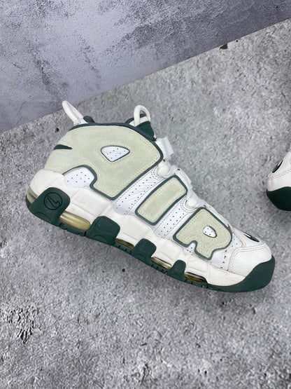 Nike Air More Uptempo '96 Vintage Green - buty sportowe, wewnętrzny panel lewego buta