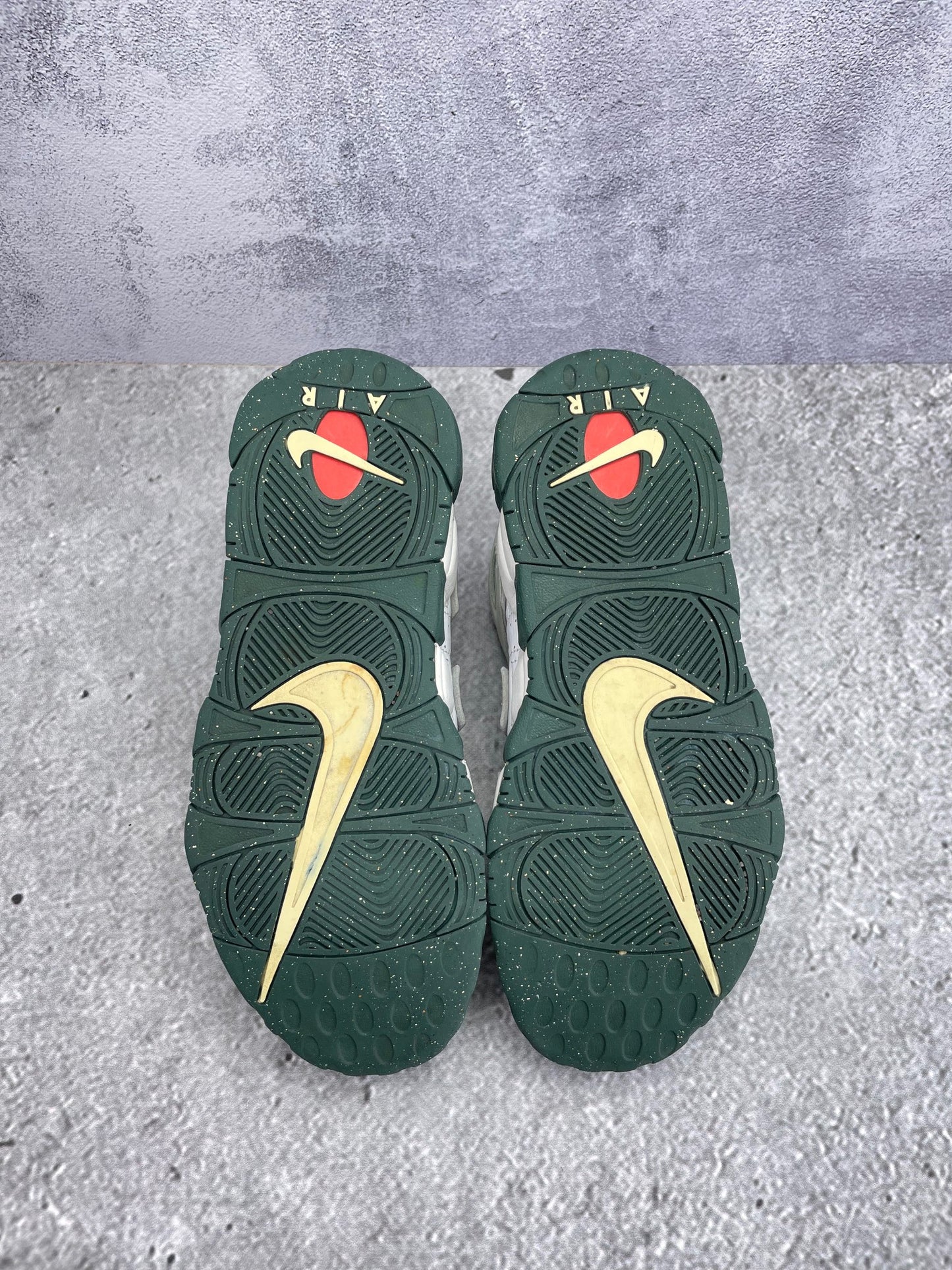 Nike Air More Uptempo '96 Vintage Green - buty sportowe, podeszwa