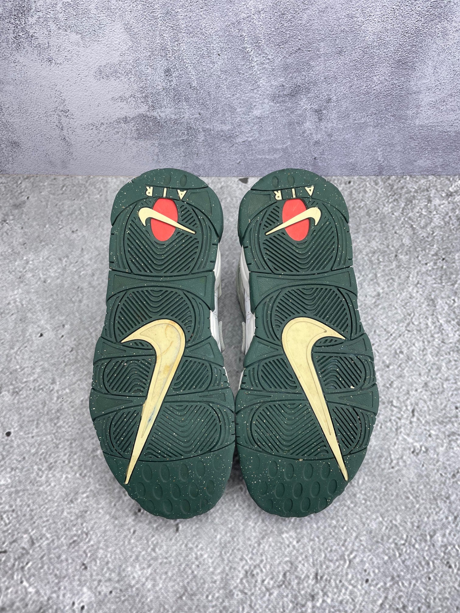 Nike Air More Uptempo '96 Vintage Green - buty sportowe, podeszwa