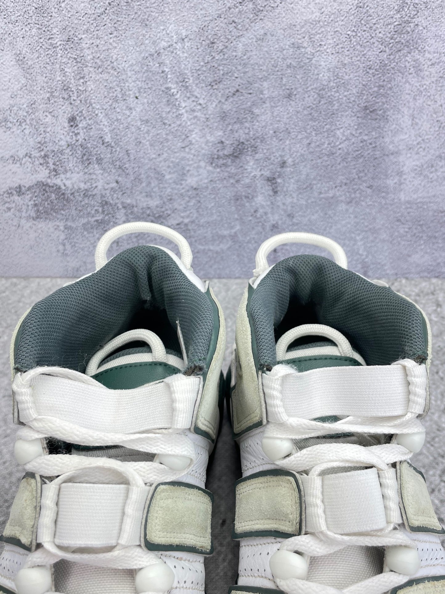Nike Air More Uptempo '96 Vintage Green - buty sportowe, zapiętki butów