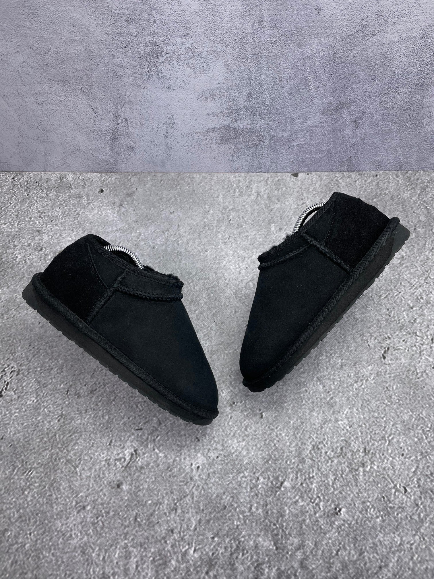 EMU Australia Stinger Compact Black - buty zimowe, widok z góry na zewnętrzną stronę butów