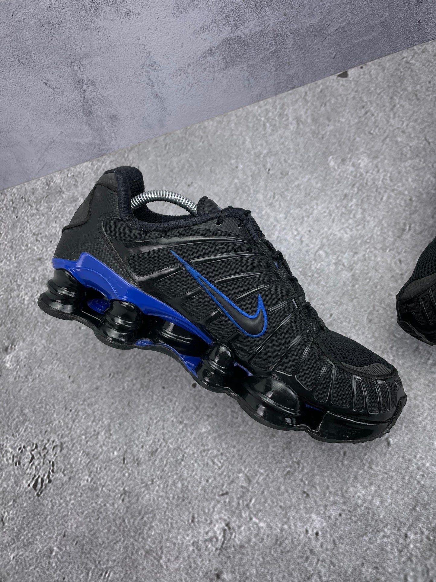 Nike Shox TL Black Racer Blue - buty sportowe, wewnętrzny panel lewego buta