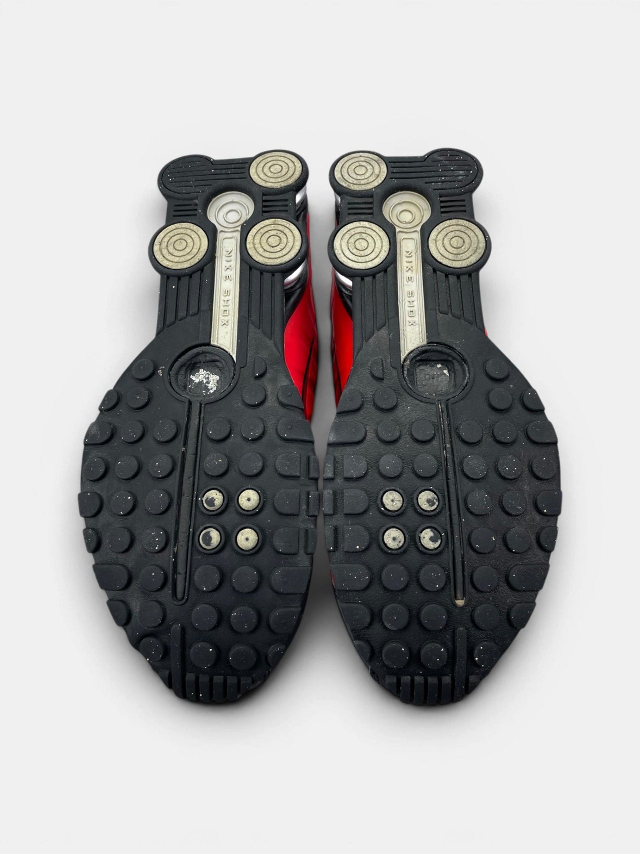 Nike Shox R4 Black/Red — buty sportowe męskie w bardzo dobrym stanie rozmiar 44, podeszwa