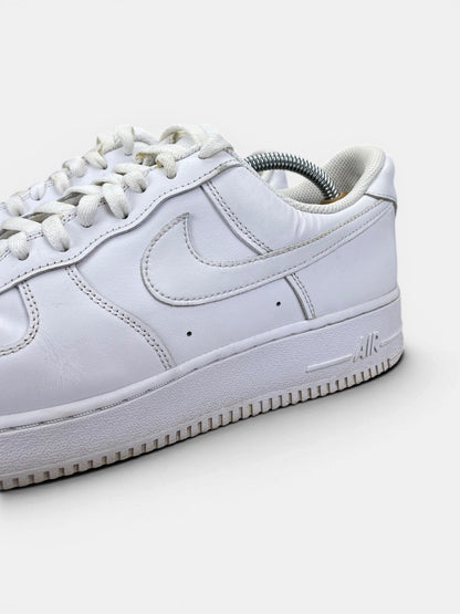 Nike Air Force 1 Low Triple White — buty sportowe męskie w bardzo dobrym stanie rozmiar 44.5, opcjonalne zdjęcie 1