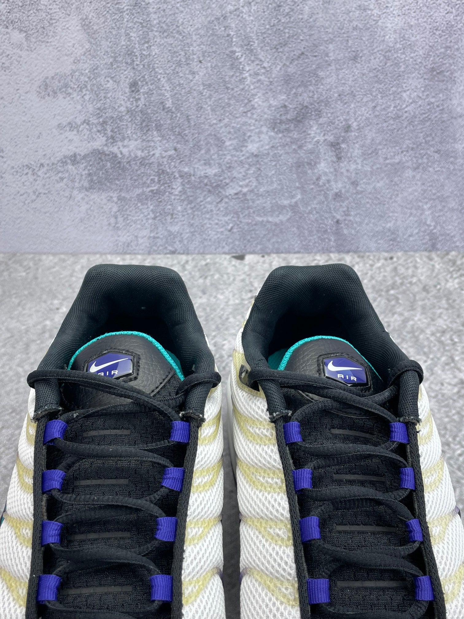 Nike Air Max Plus Grape - buty sportowe, zapiętki butów