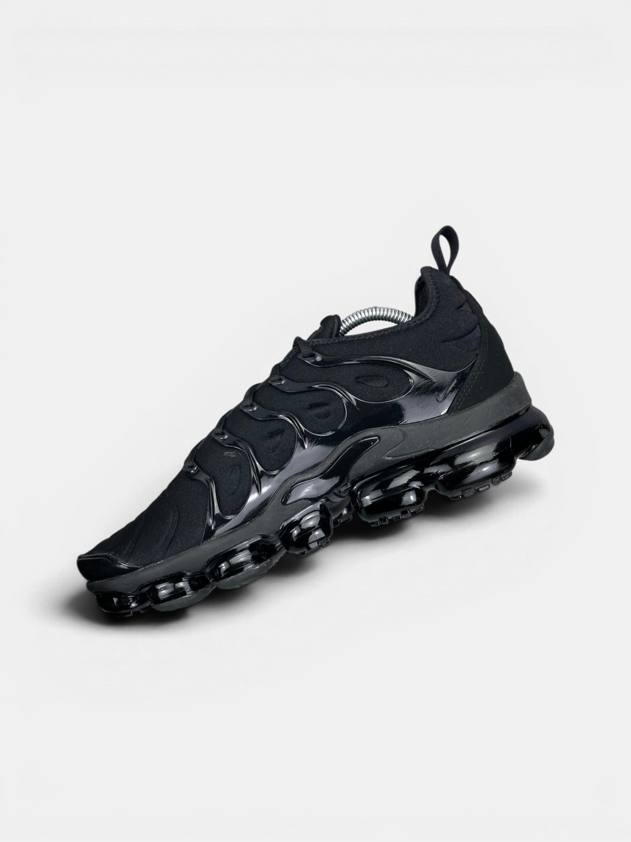 Nike Air VaporMax Plus Triple Black — buty sportowe męskie w bardzo dobrym stanie rozmiar 44, wewnętrzny panel prawego buta