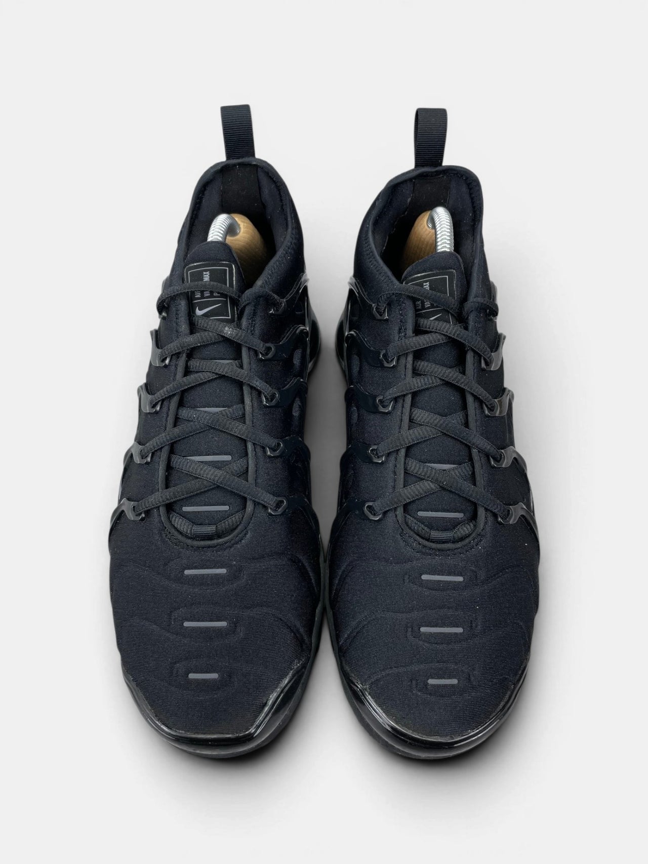 Nike Air VaporMax Plus Triple Black — buty sportowe męskie w bardzo dobrym stanie rozmiar 44, widok z góry