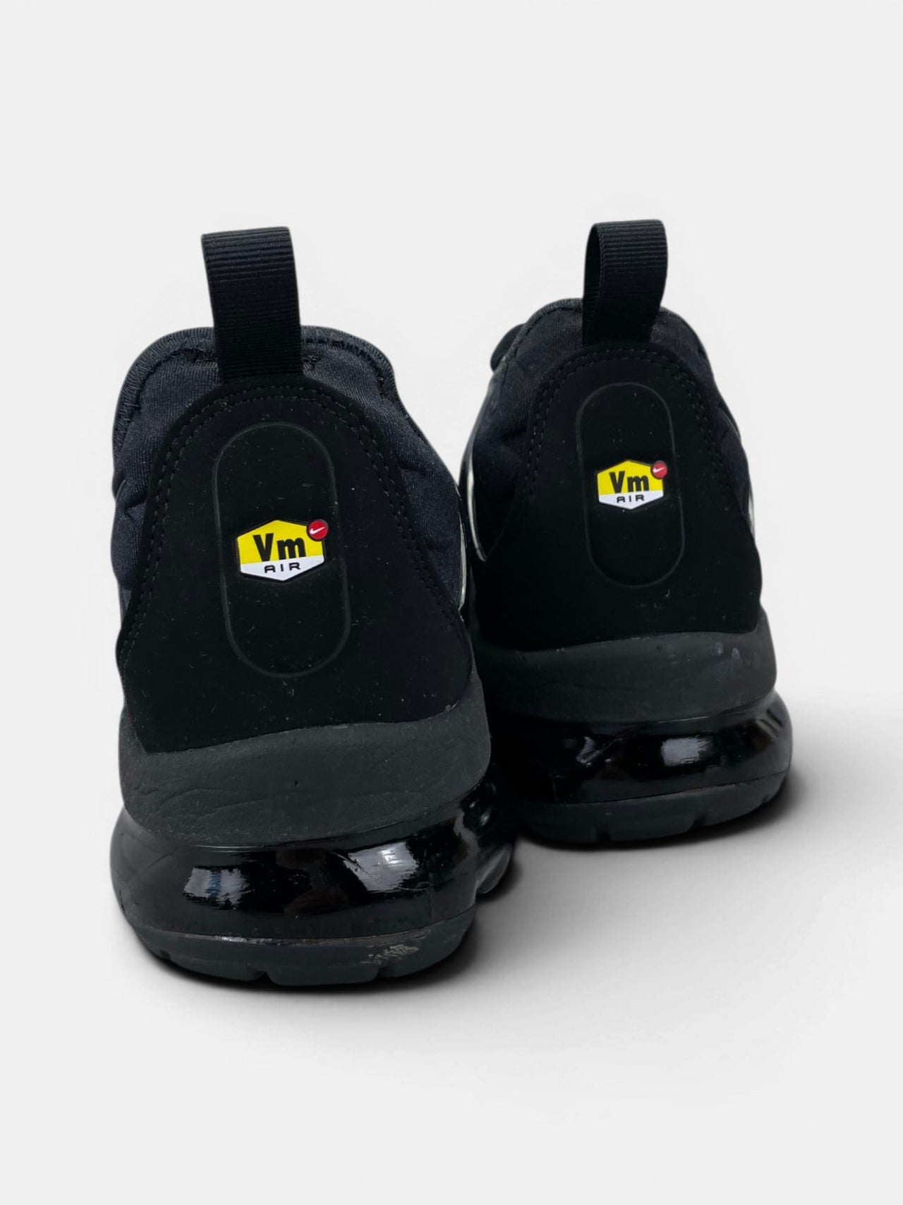 Nike Air VaporMax Plus Triple Black — buty sportowe męskie w bardzo dobrym stanie rozmiar 44, widok z tyłu
