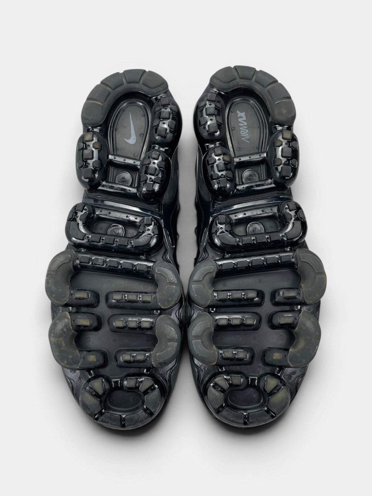 Nike Air VaporMax Plus Triple Black — buty sportowe męskie w bardzo dobrym stanie rozmiar 44, podeszwa