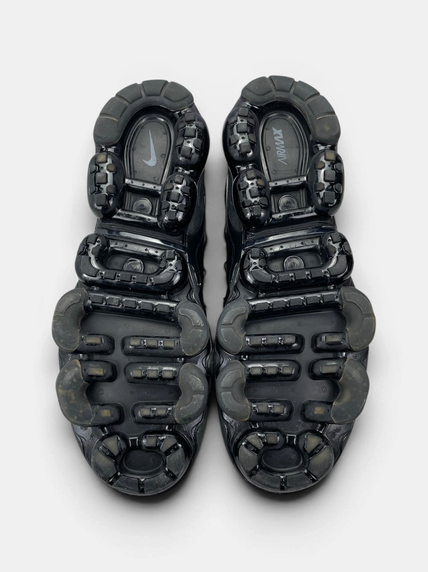 Nike Air VaporMax Plus Triple Black — buty sportowe męskie w bardzo dobrym stanie rozmiar 44, podeszwa