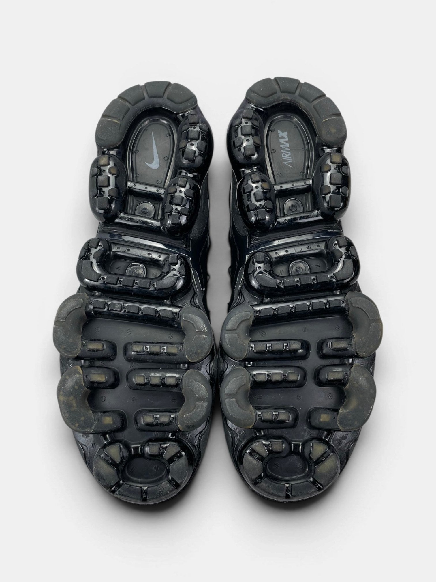 Nike Air VaporMax Plus Triple Black — buty sportowe męskie w bardzo dobrym stanie rozmiar 44, podeszwa