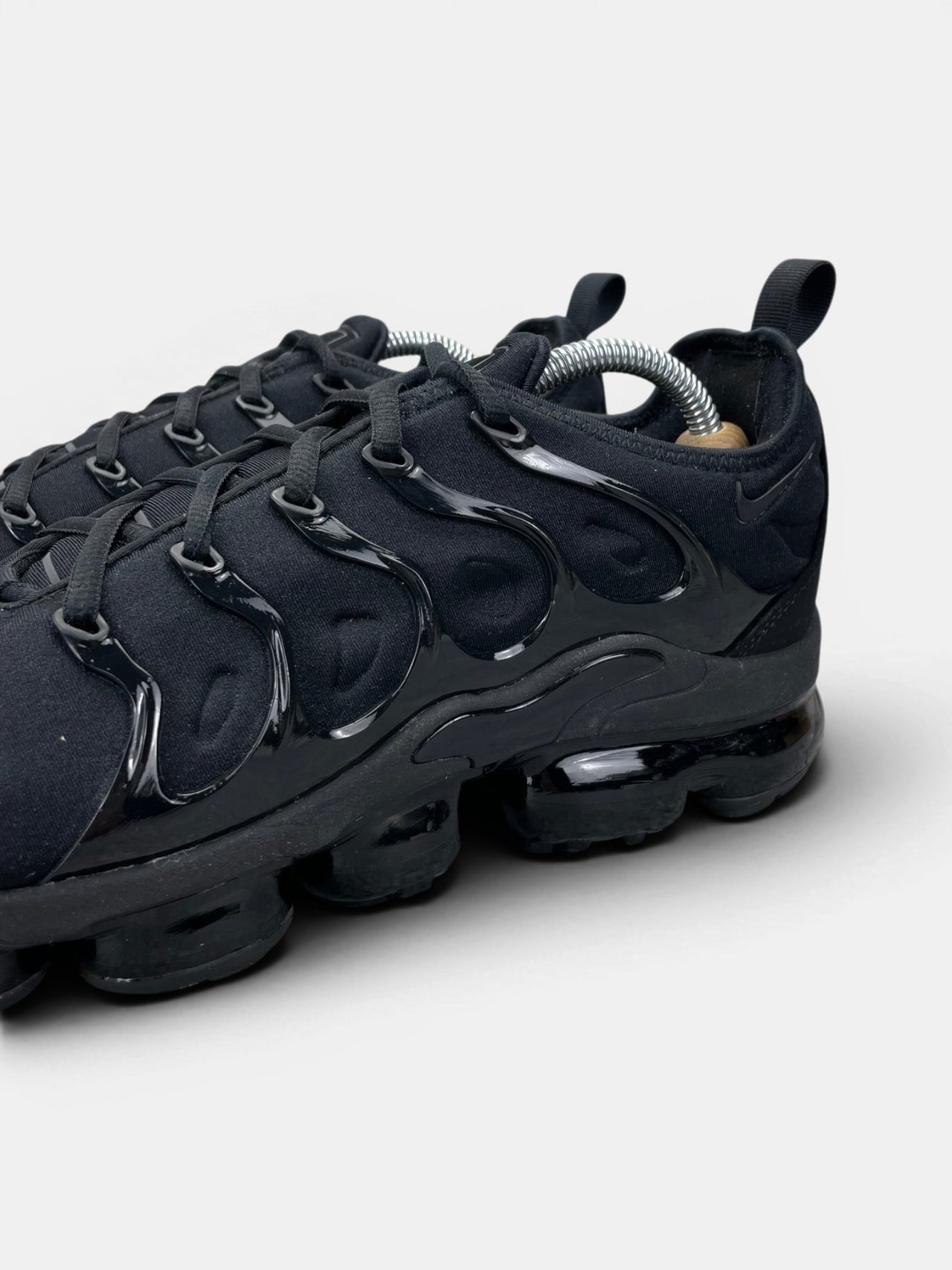 Nike Air VaporMax Plus Triple Black — buty sportowe męskie w bardzo dobrym stanie rozmiar 44, opcjonalne zdjęcie 1