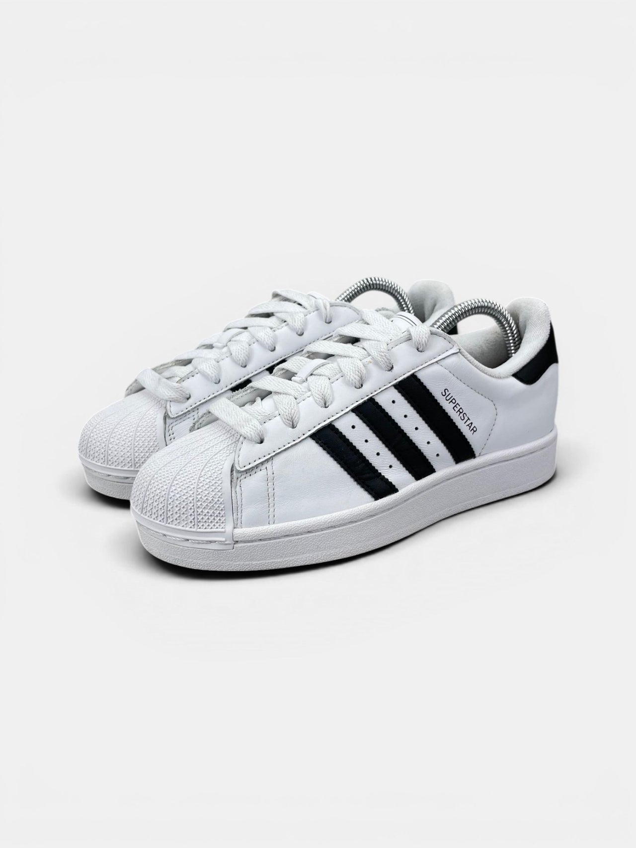 Adidas Superstar II — buty sportowe damskie w bardzo dobrym stanie rozmiar 36 2/3, widok z boku