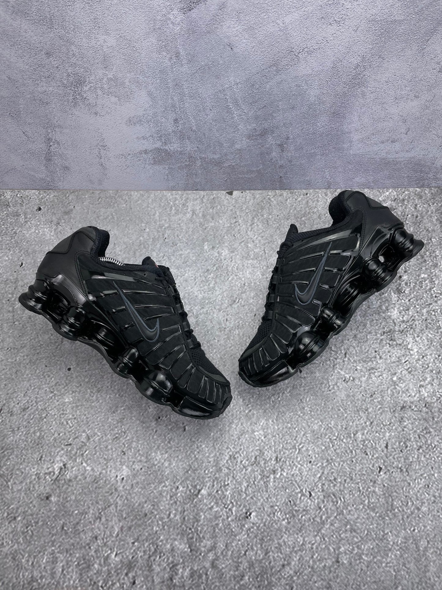 Nike Shox TL Black - buty sportowe, zewnętrzny panel prawego buta