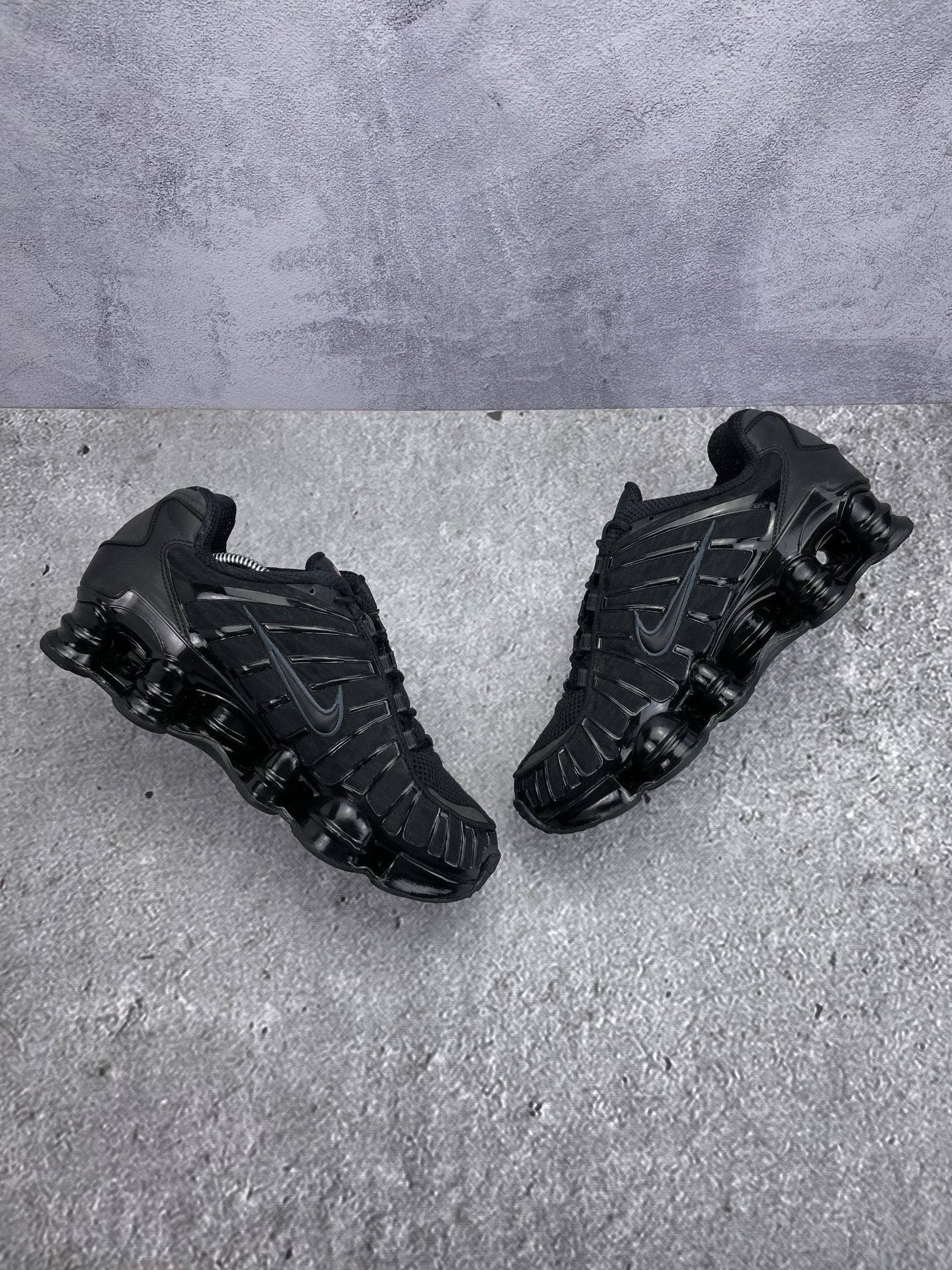 Nike Shox TL Black - buty sportowe, zewnętrzny panel prawego buta