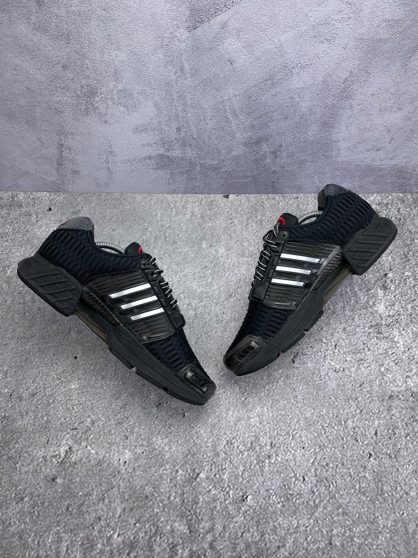 adidas Climacool 1 “Core Black / Red / Core Black” Core Black Red - buty sportowe, zewnętrzny panel prawego buta