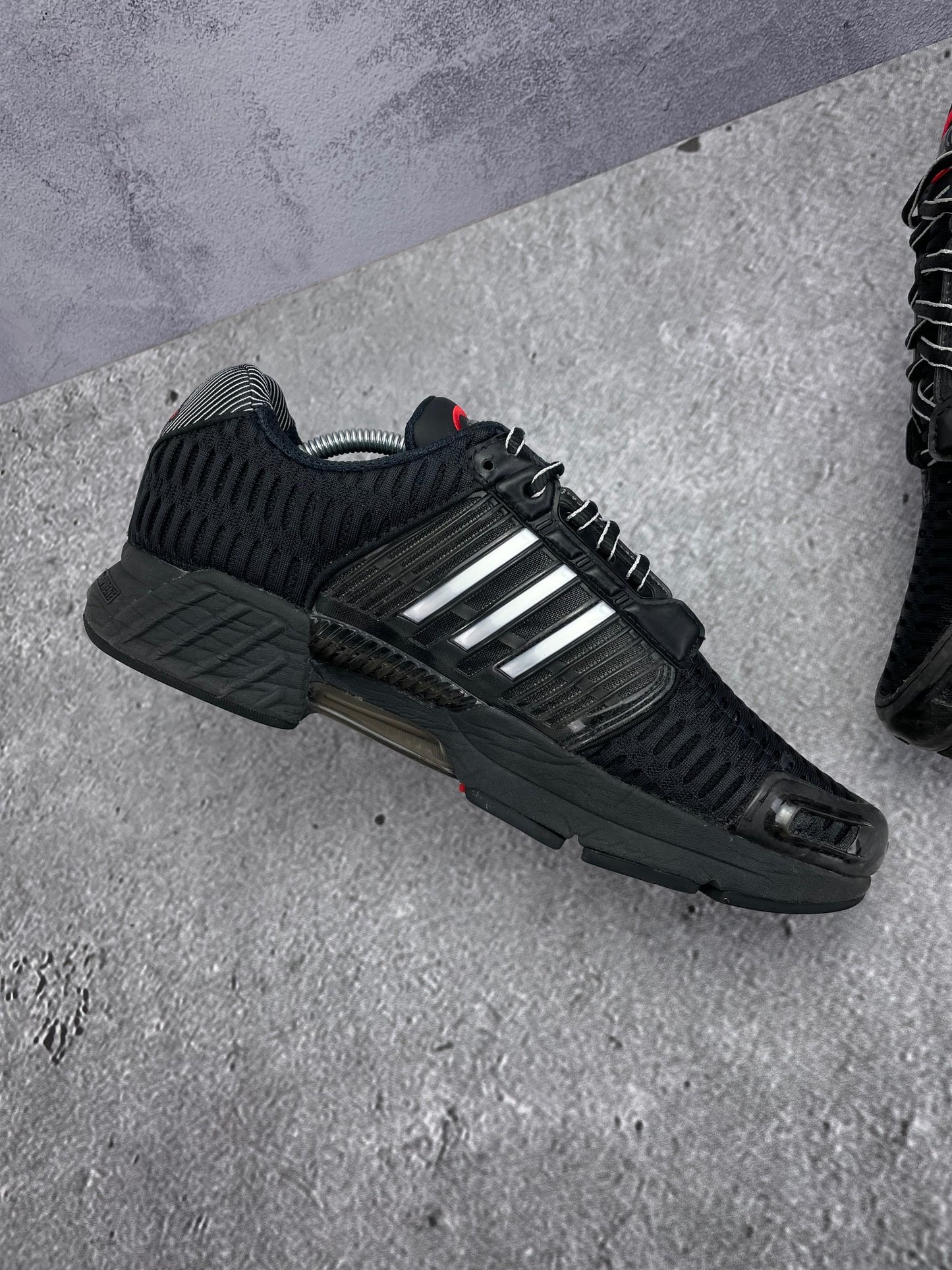 adidas Climacool 1 “Core Black / Red / Core Black” Core Black Red - buty sportowe, wewnętrzny panel lewego buta