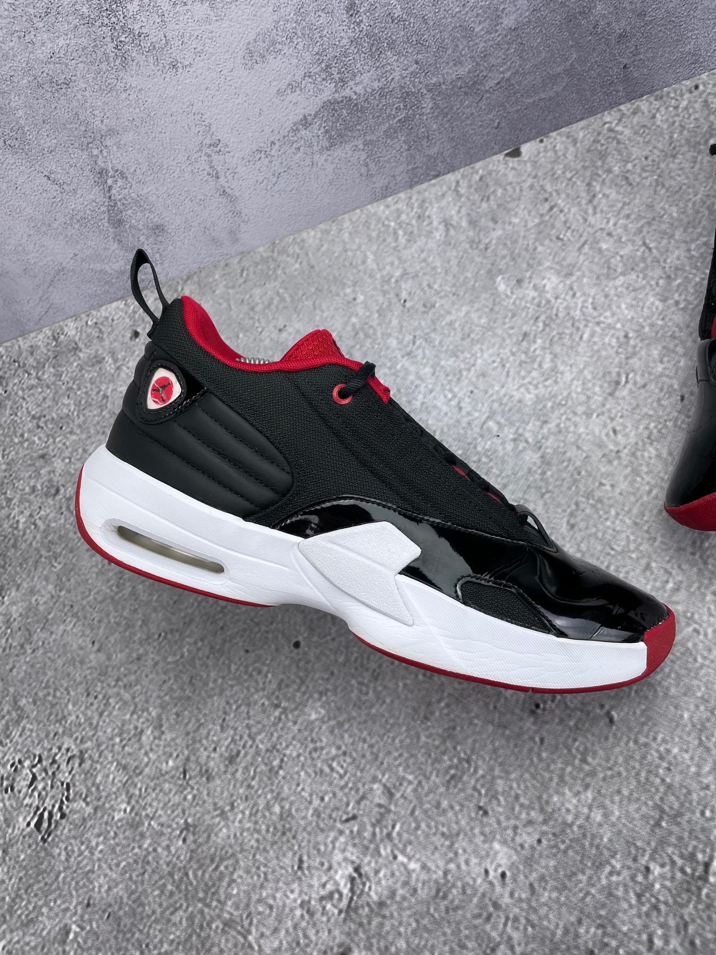 Jordan Max Aura 6 Bred - buty sportowe, widok z góry na wewnętrzną stronę butów